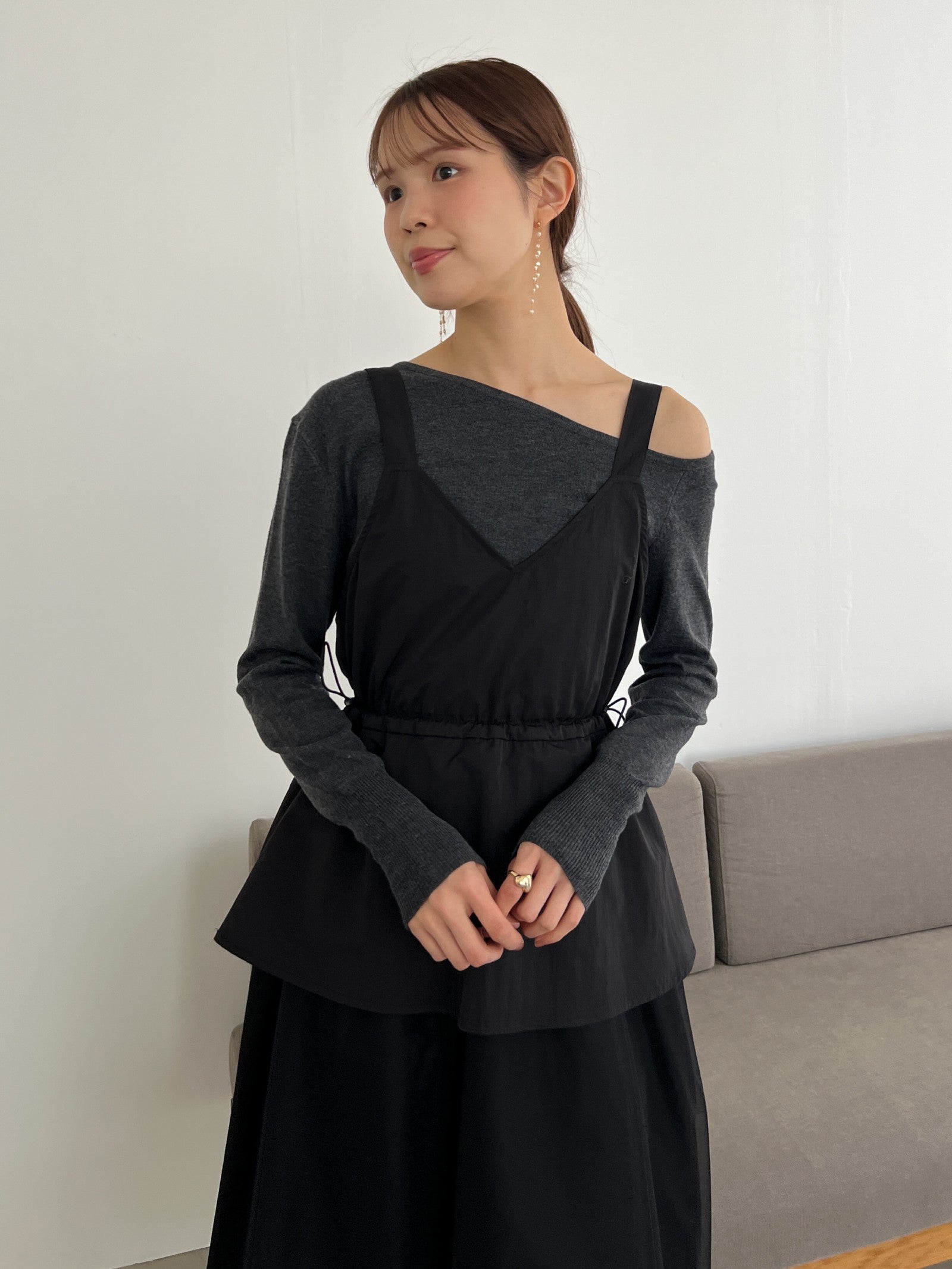 ワンショルダータイトニット