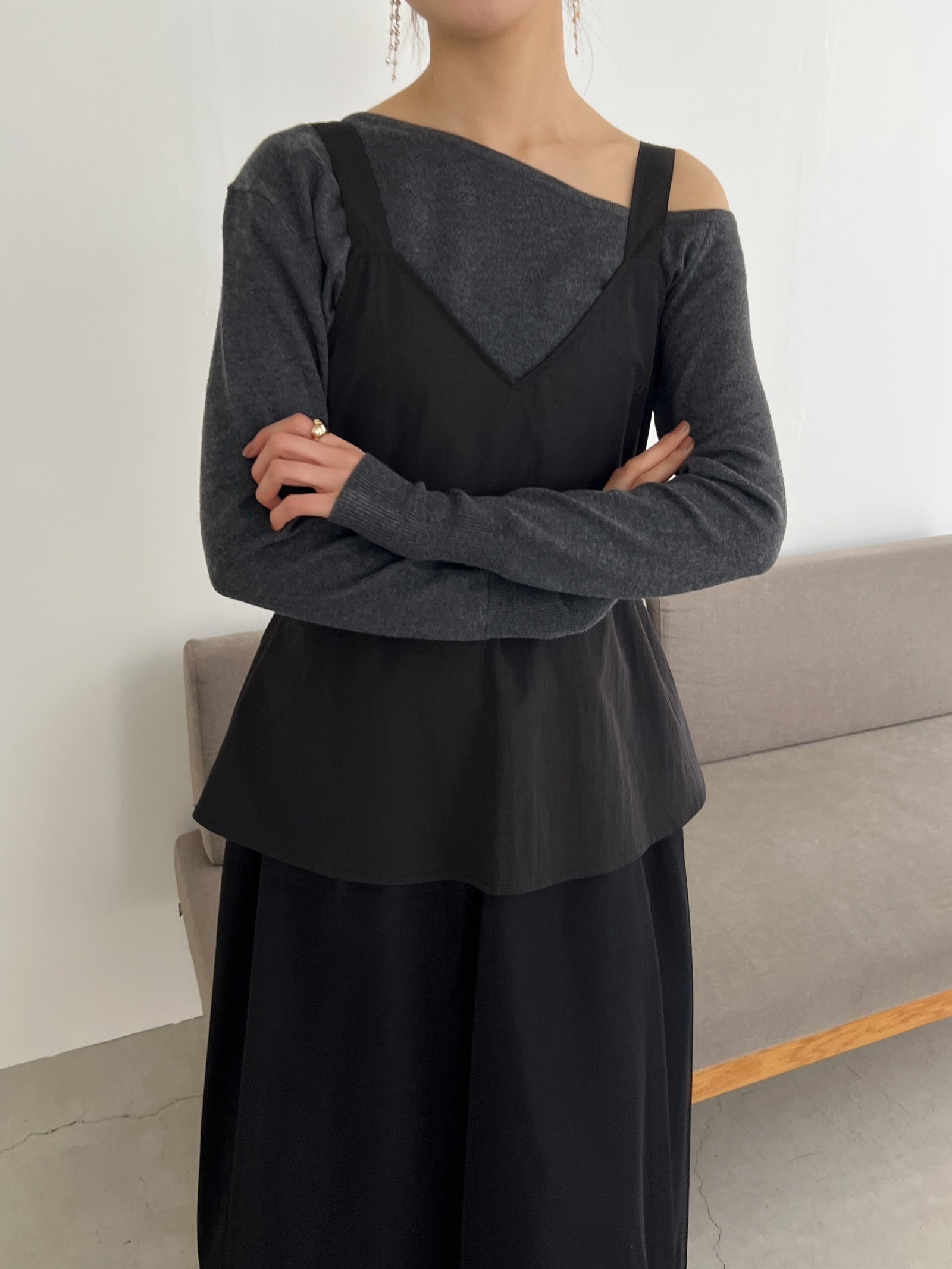 ワンショルダータイトニット