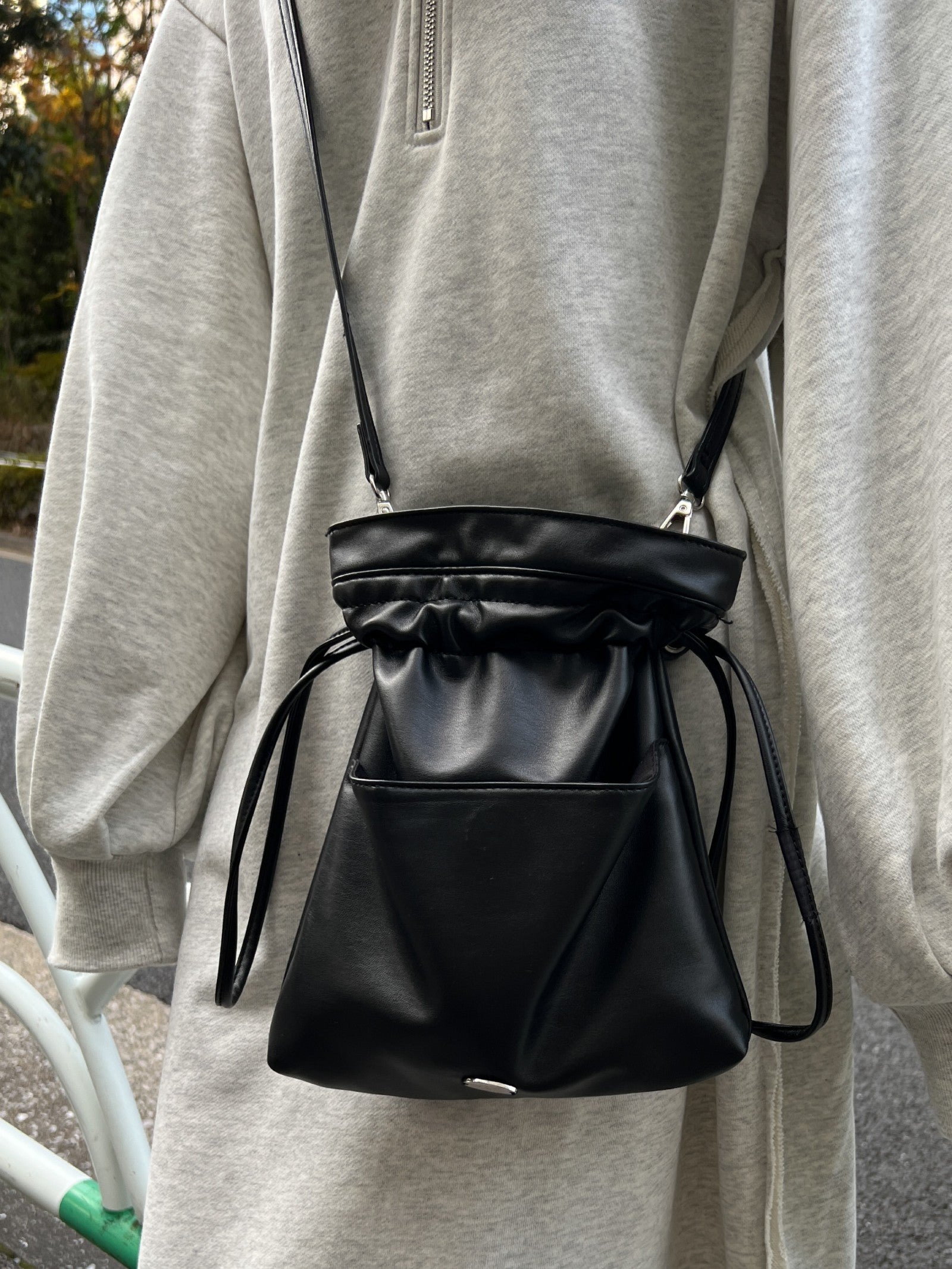 ドローストリングバッグ