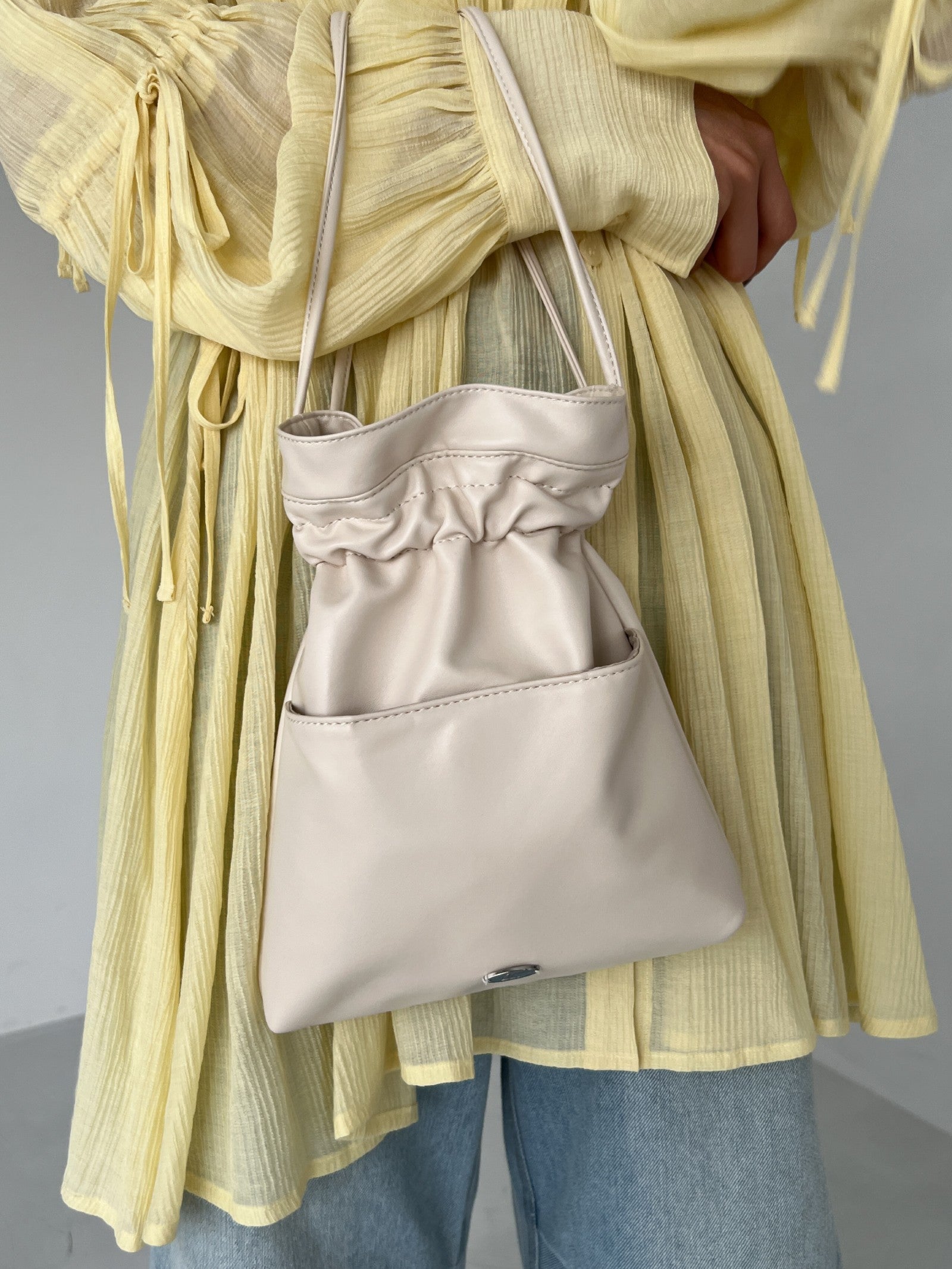 ドローストリングバッグ