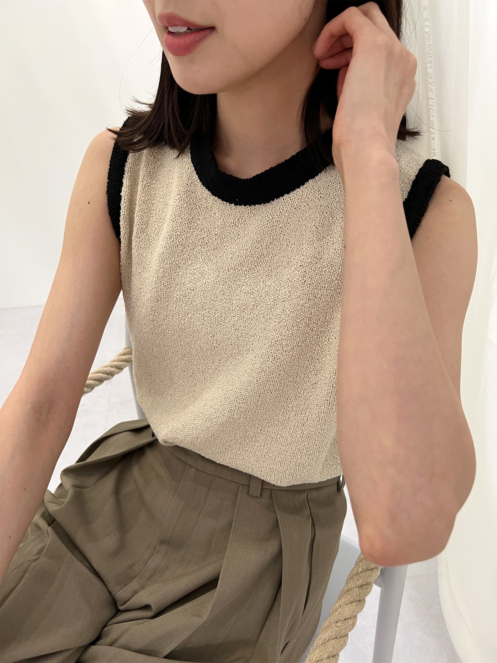 未使用級ꕥルルウィルビー バイカラーノースリーブニット プルオーバー 近年 上品 バイカラーノースリーブニット