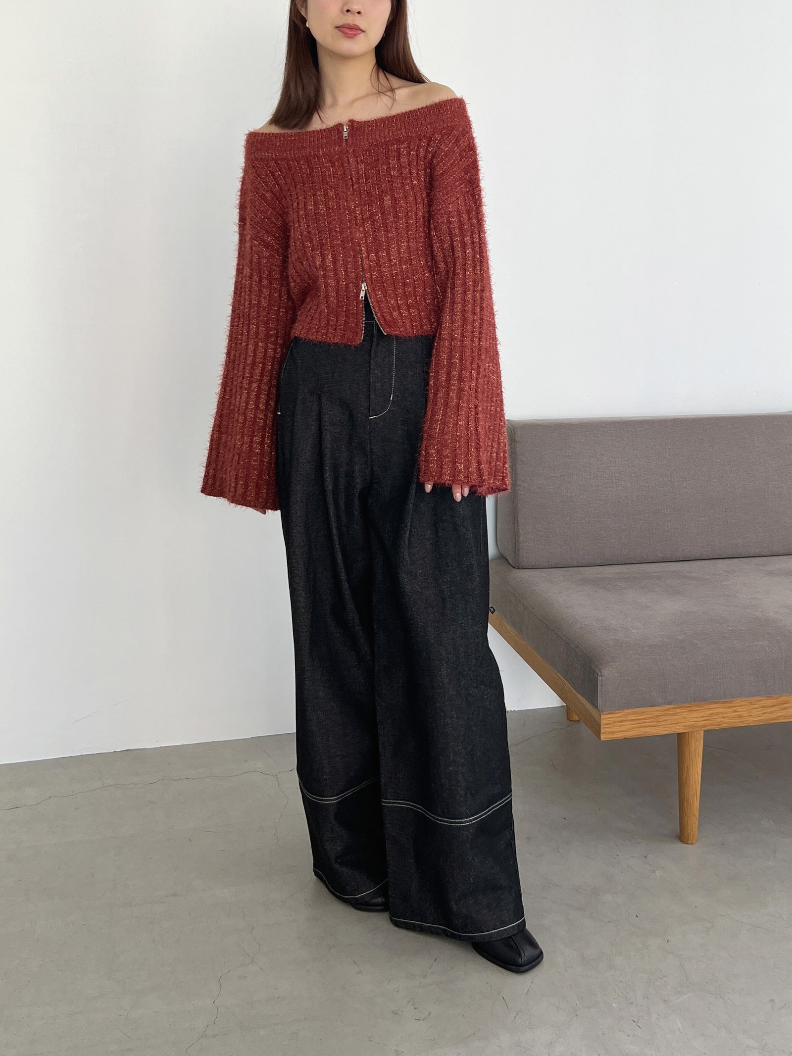 ボートネックラメジップニット