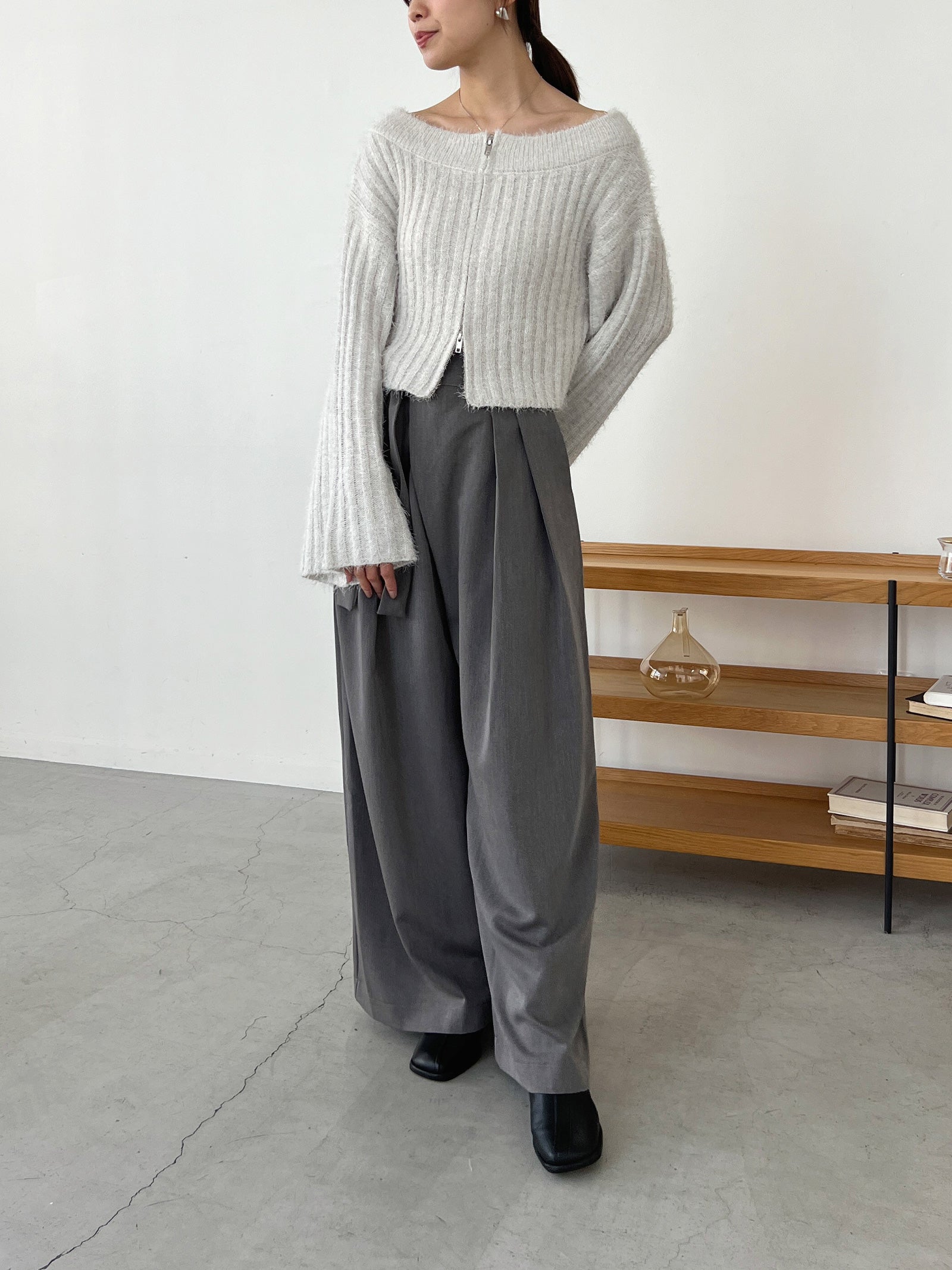 ボートネックラメジップニット