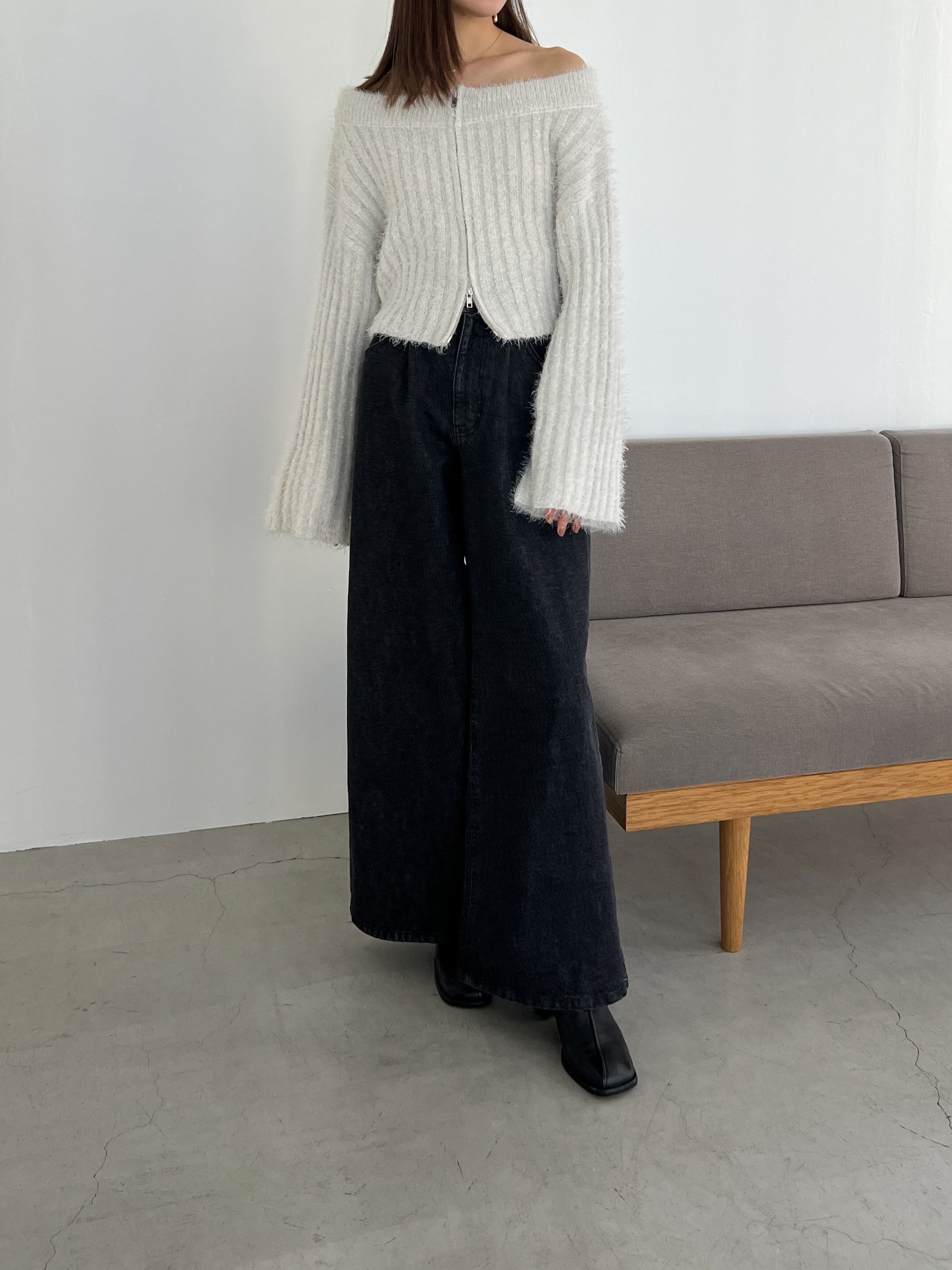 ボートネックラメジップニット