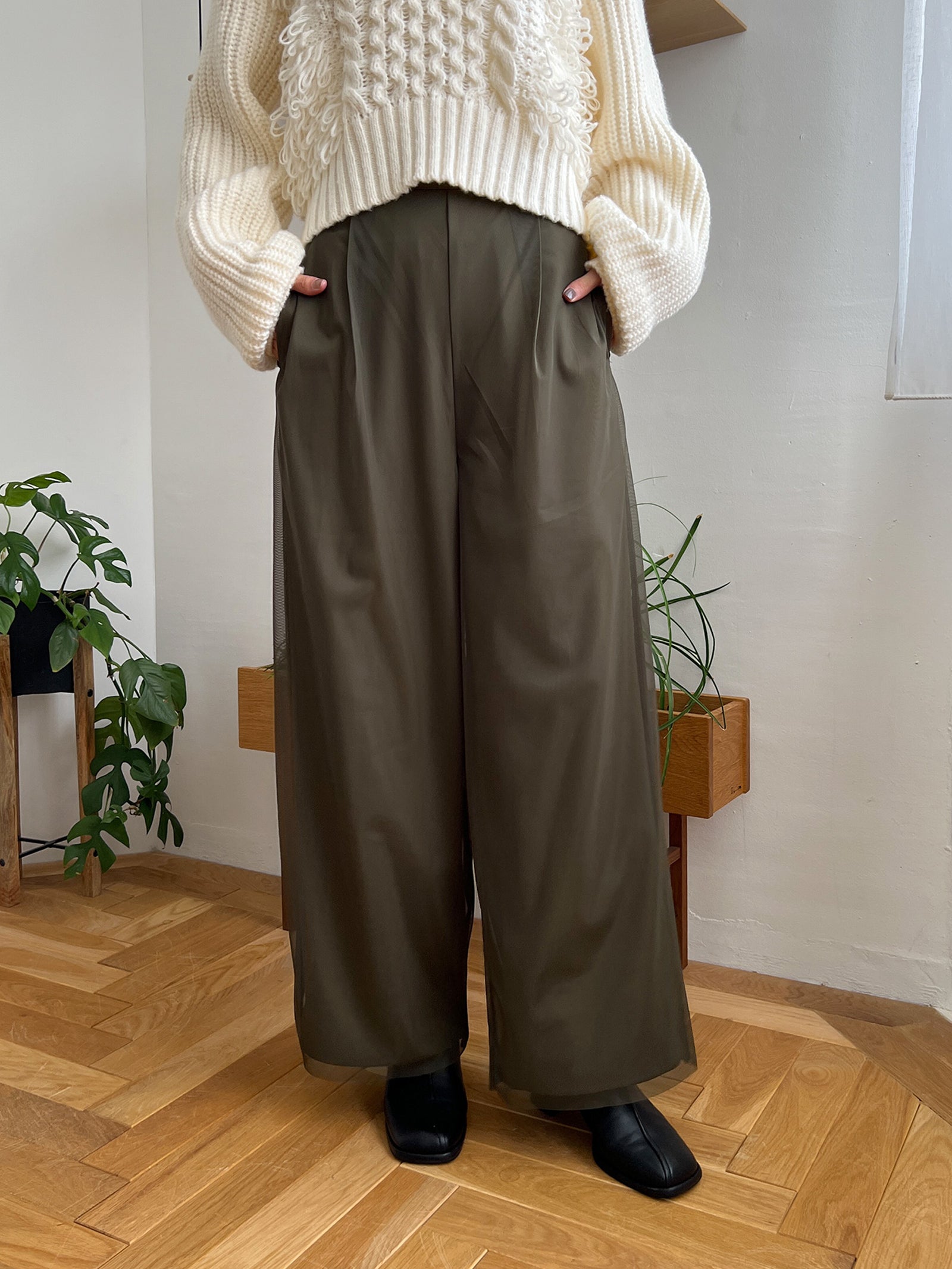 シャギーショートVネックニット