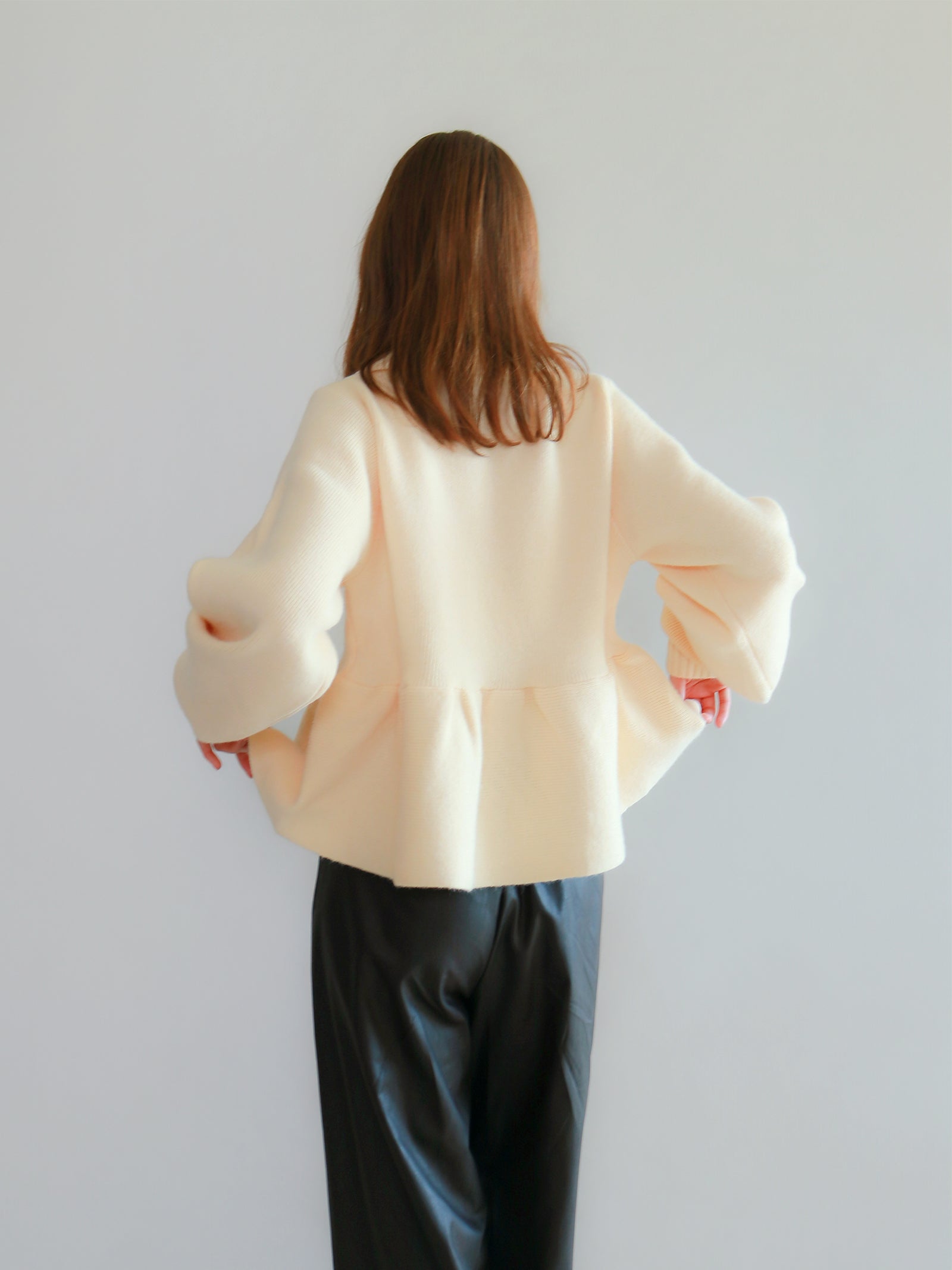 【mic】クラシックペプラムニットカーディガン