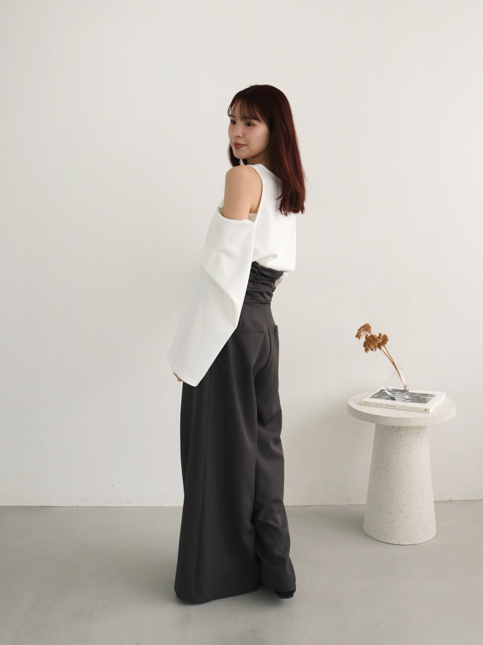 ショルダーカットワッフルトップス