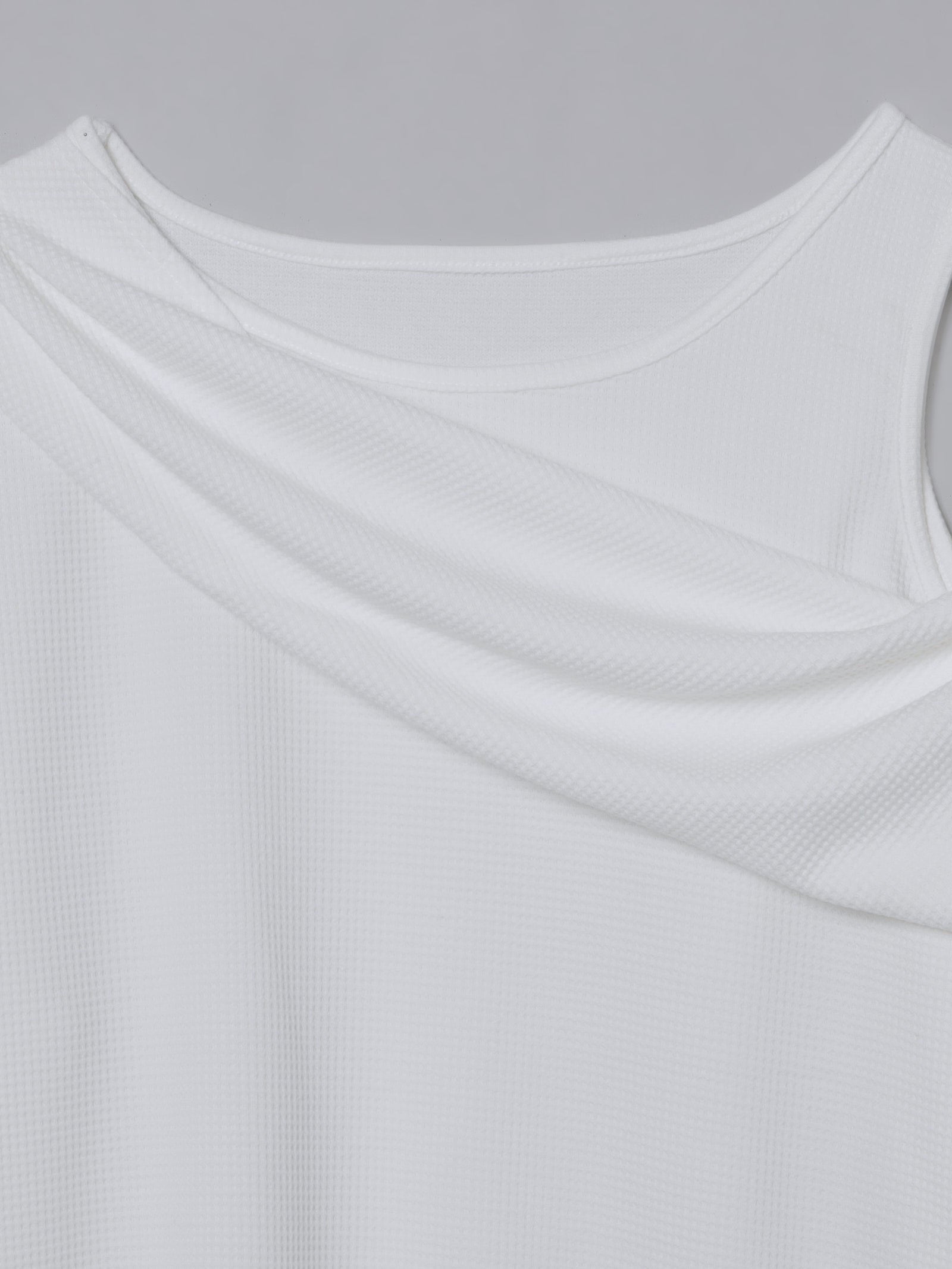 ショルダーカットワッフルトップス