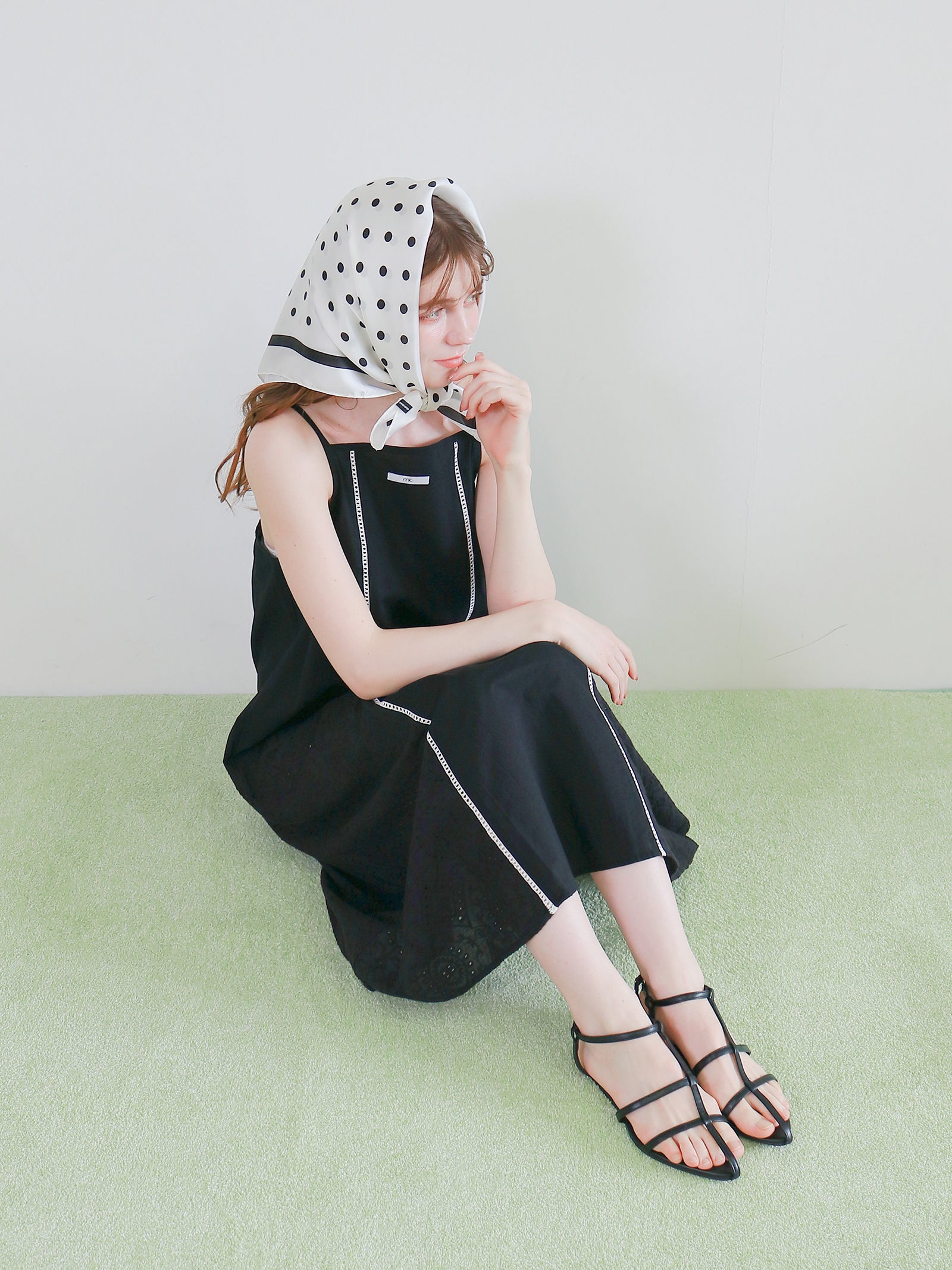 シャギーショートVネックニット