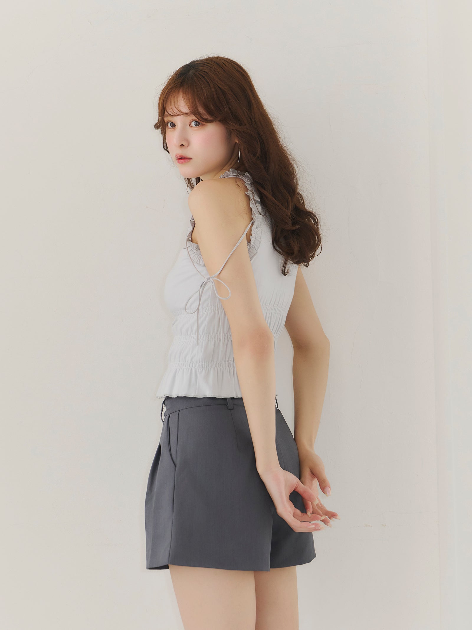 ホルターネックフリルトップス