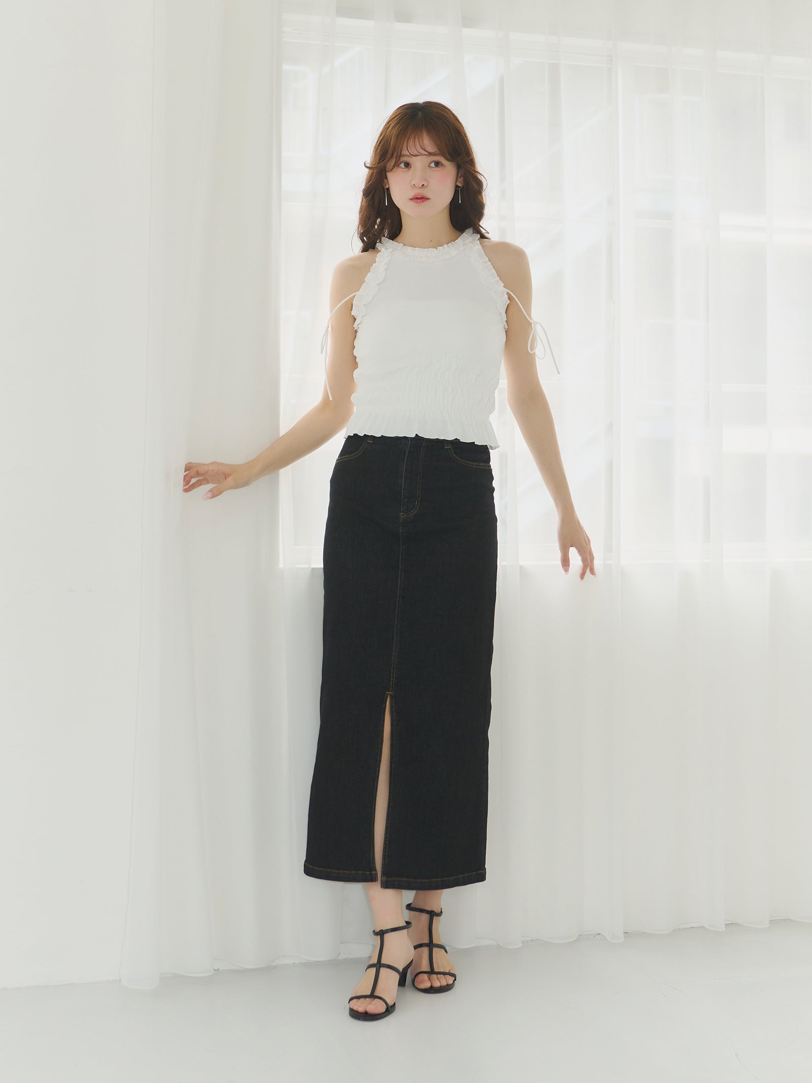 alice auaa フェザー×フリル付きホルターネックトップス alice auaa フェザー×フリル付きホルターネックトップス