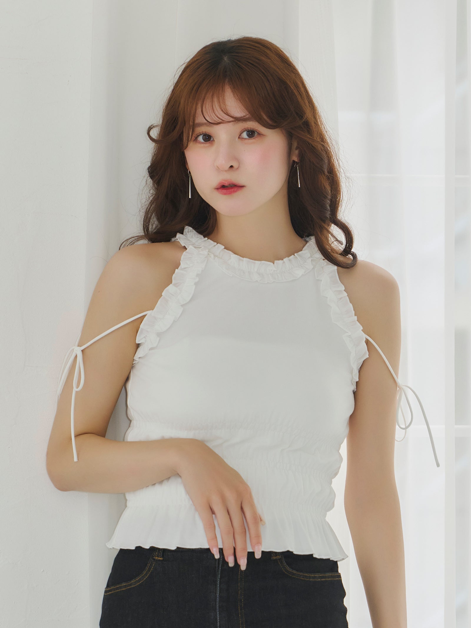 ホルターネックフリルトップス