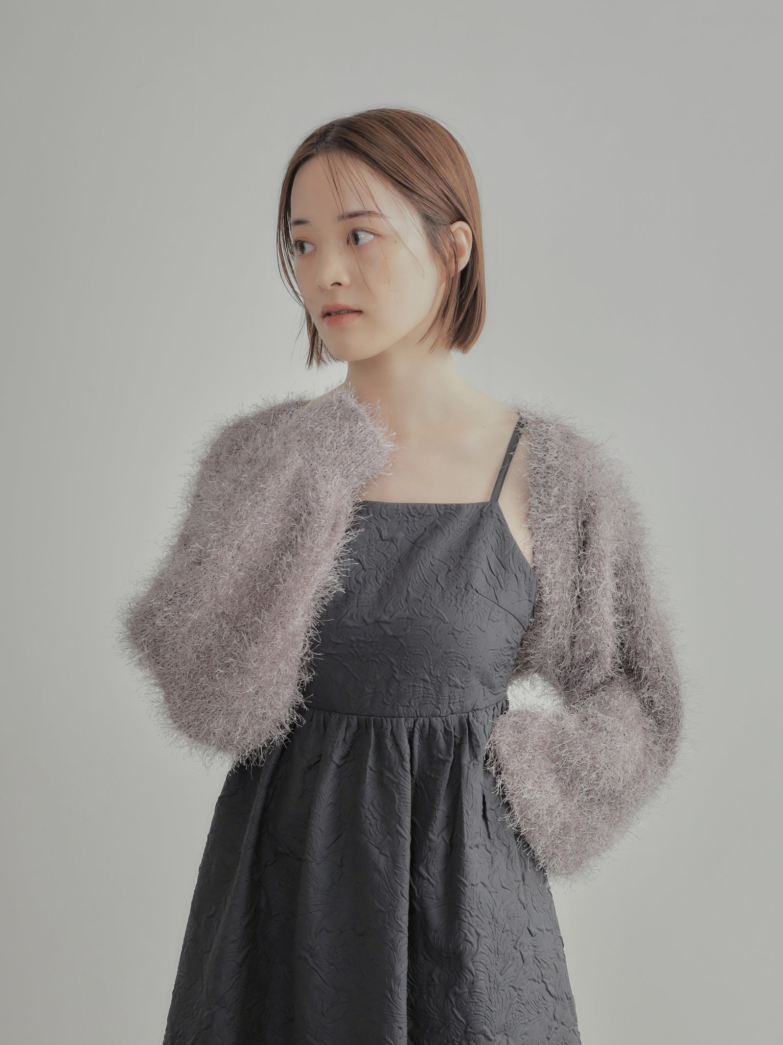 シャギーショートVネックニット