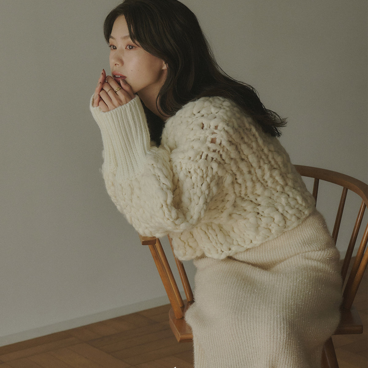 OL24OAD06_m_1.jpg?crop=center&  