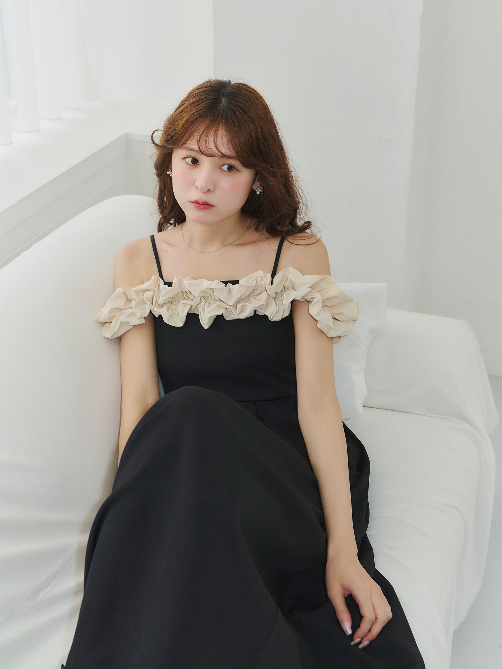 【一部予約】【Kanako×Olu.】ショルダーフリルタックワンピース【発送予定日 8月中旬~8月下旬】