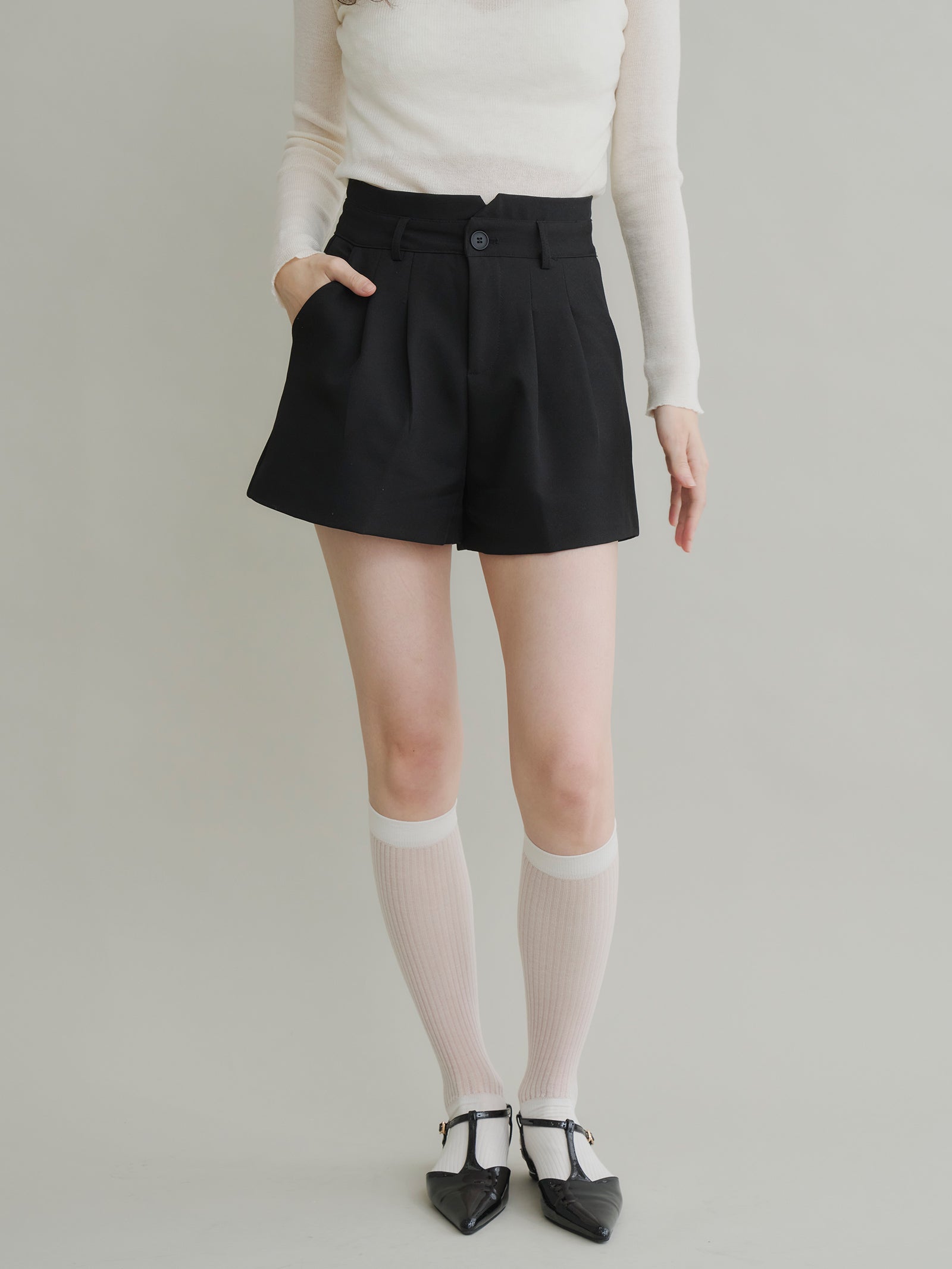 ツータックショートパンツ