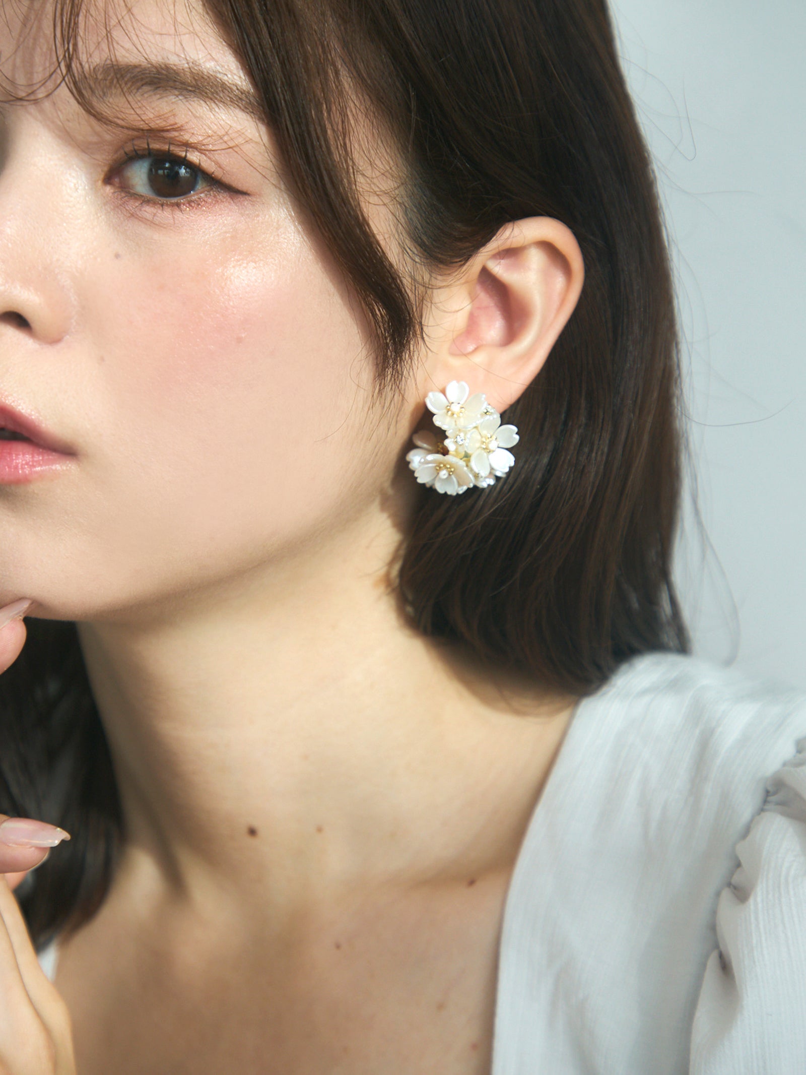フラワーモチーフピアス