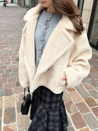 テーラードボアショートコート