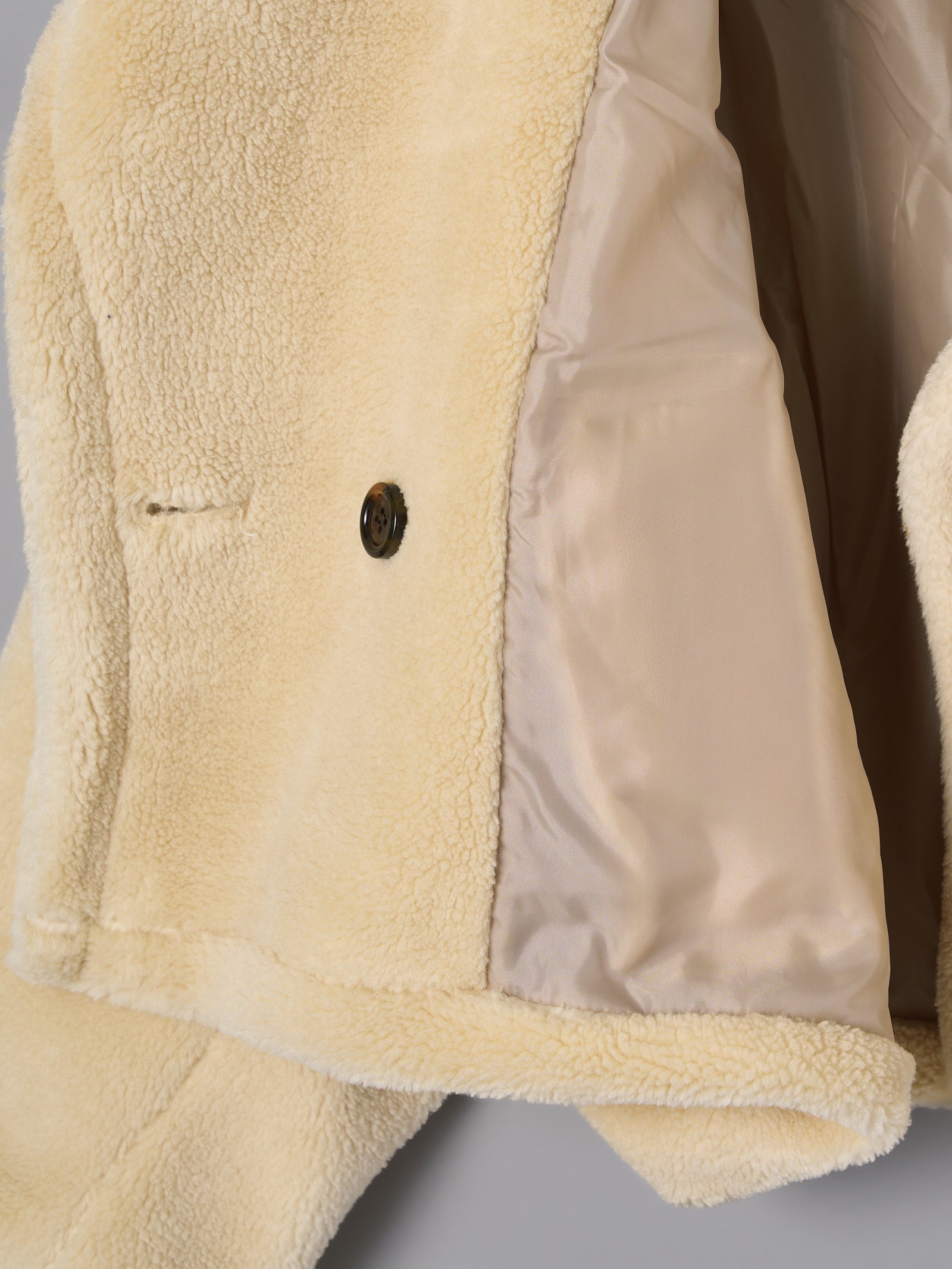 テーラードボアショートコート