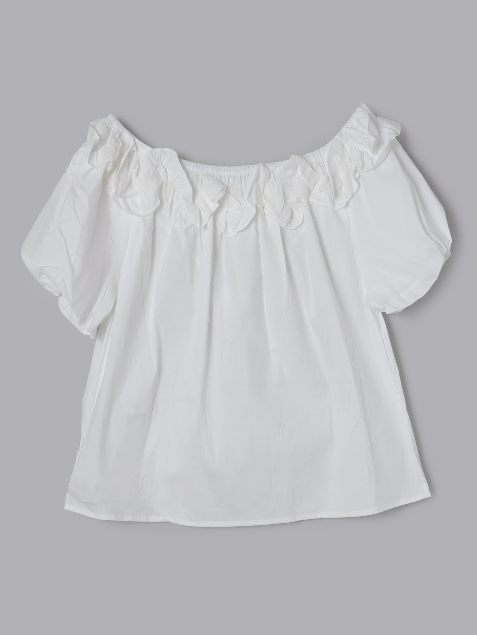 パフスリーブフリルトップス