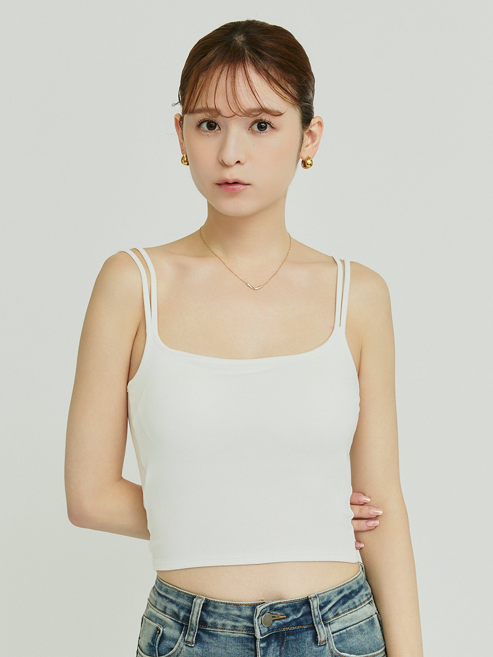 olu. ペプラムブラウス　ネイビー　2025年　お値下げok olu. ペプラムブラウス ネイビー 2025年 お値下げok - メルカリ