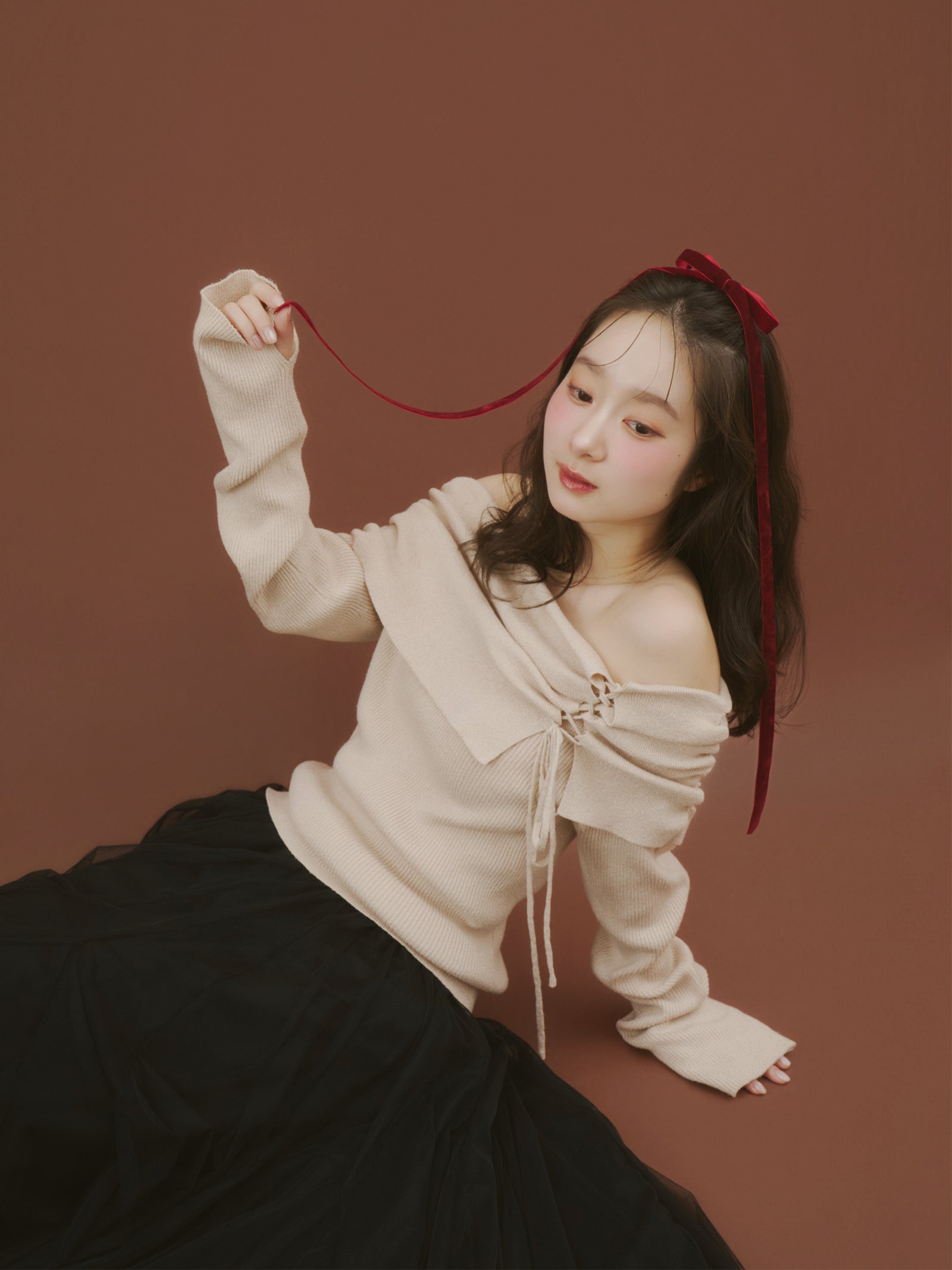 オフショルダーリボンラメニット