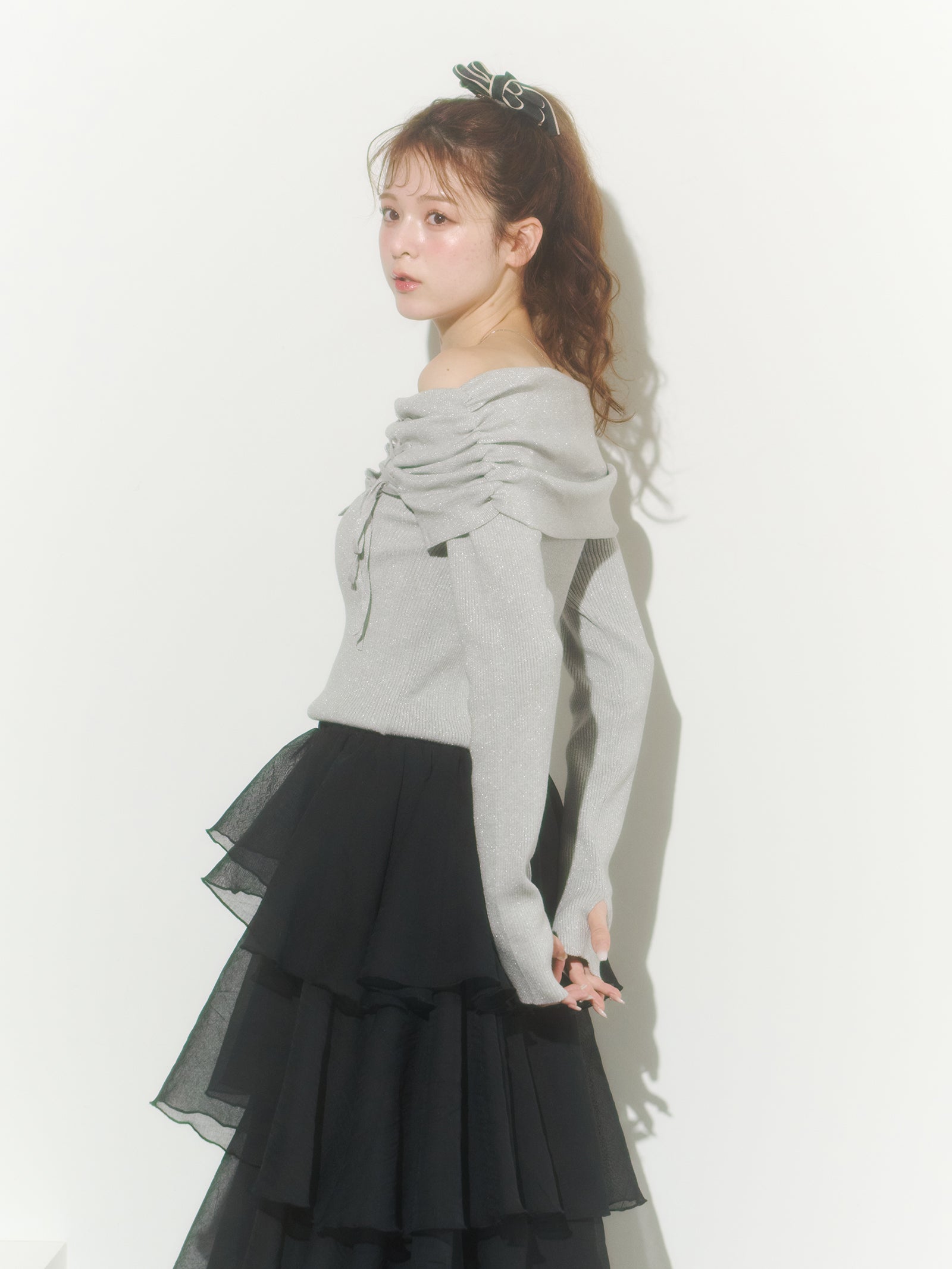 オフショルダーリボンラメニット