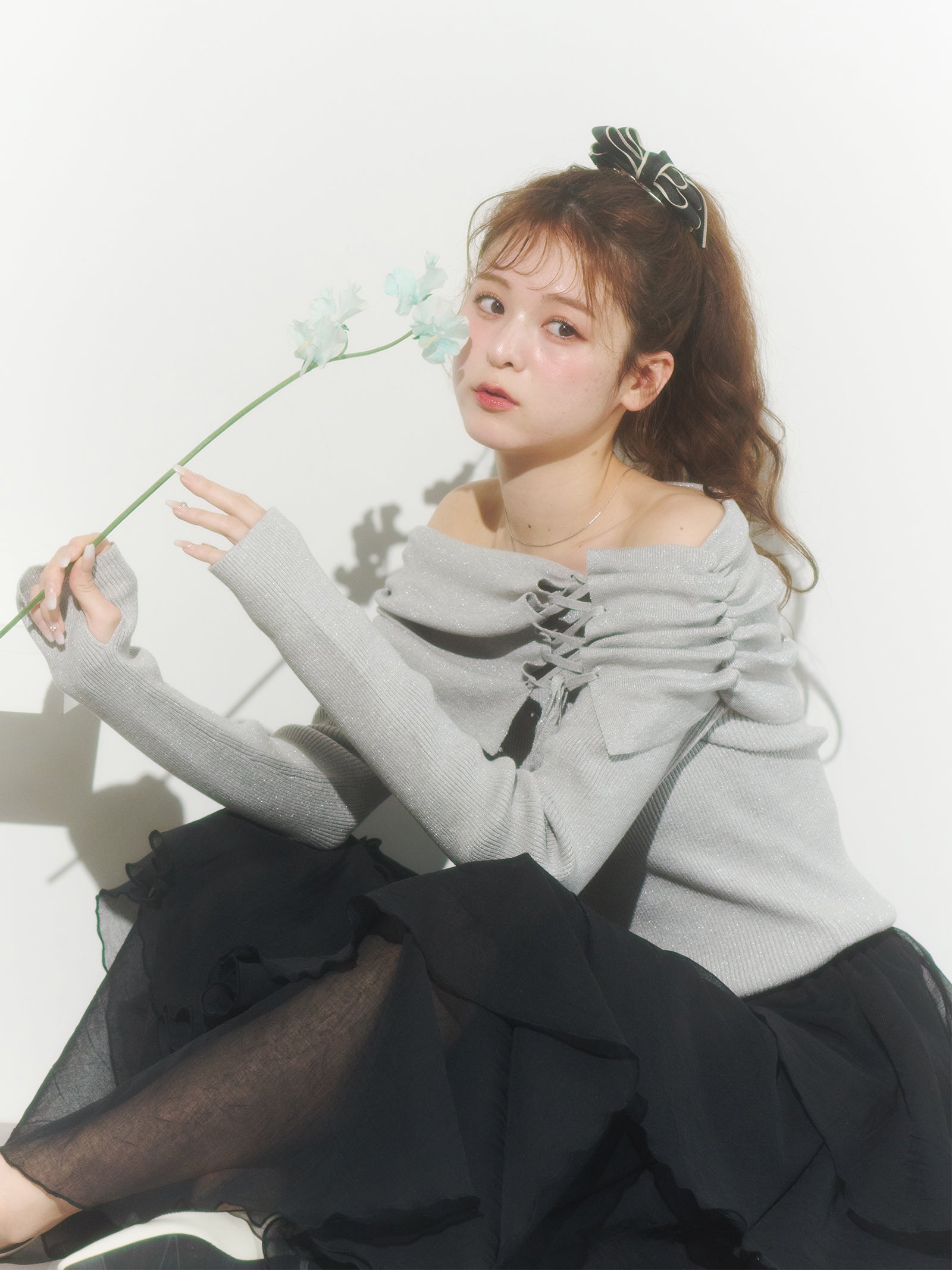 オフショルダーリボンラメニット