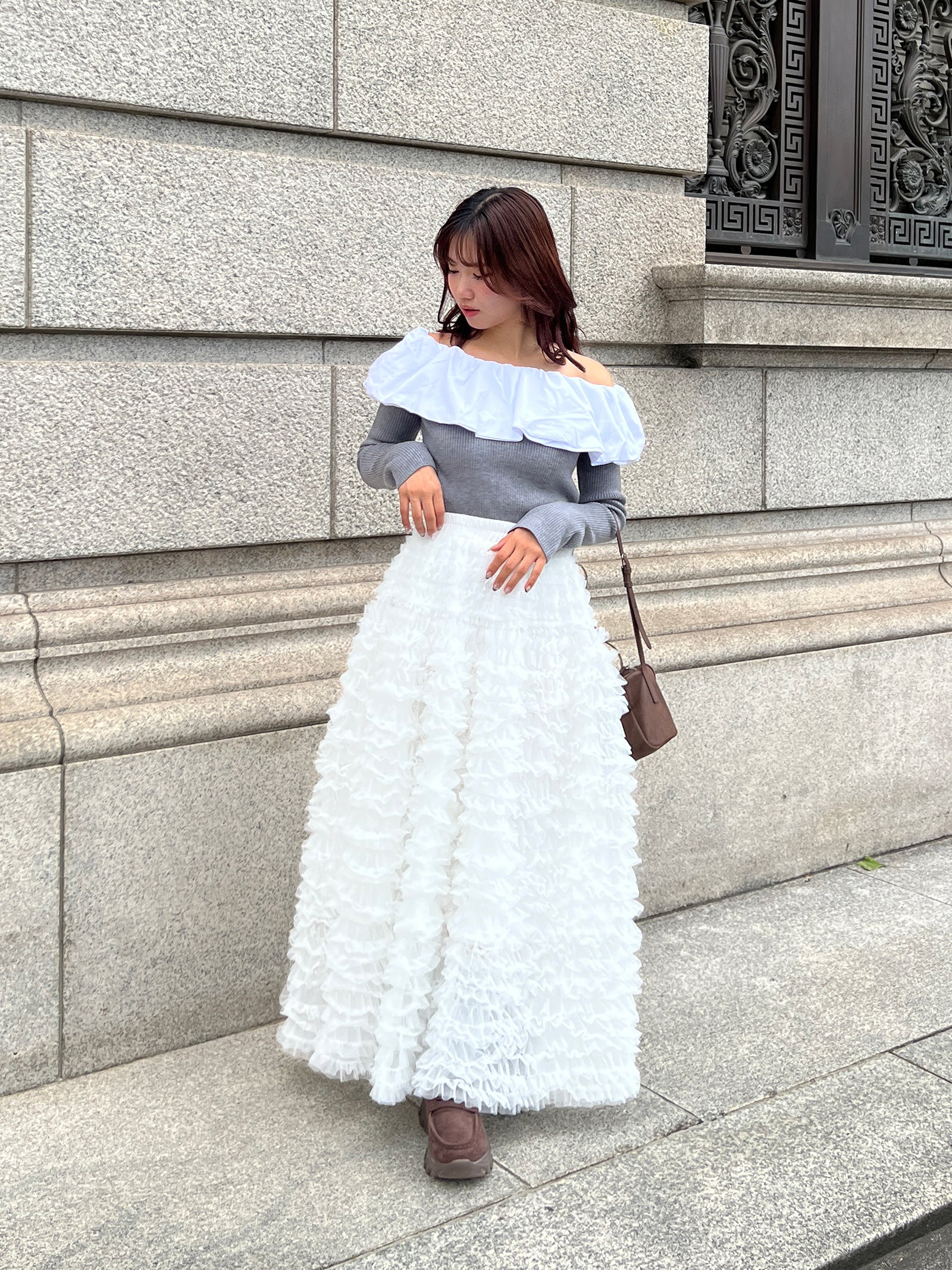 バルーンドッキングフリルニット