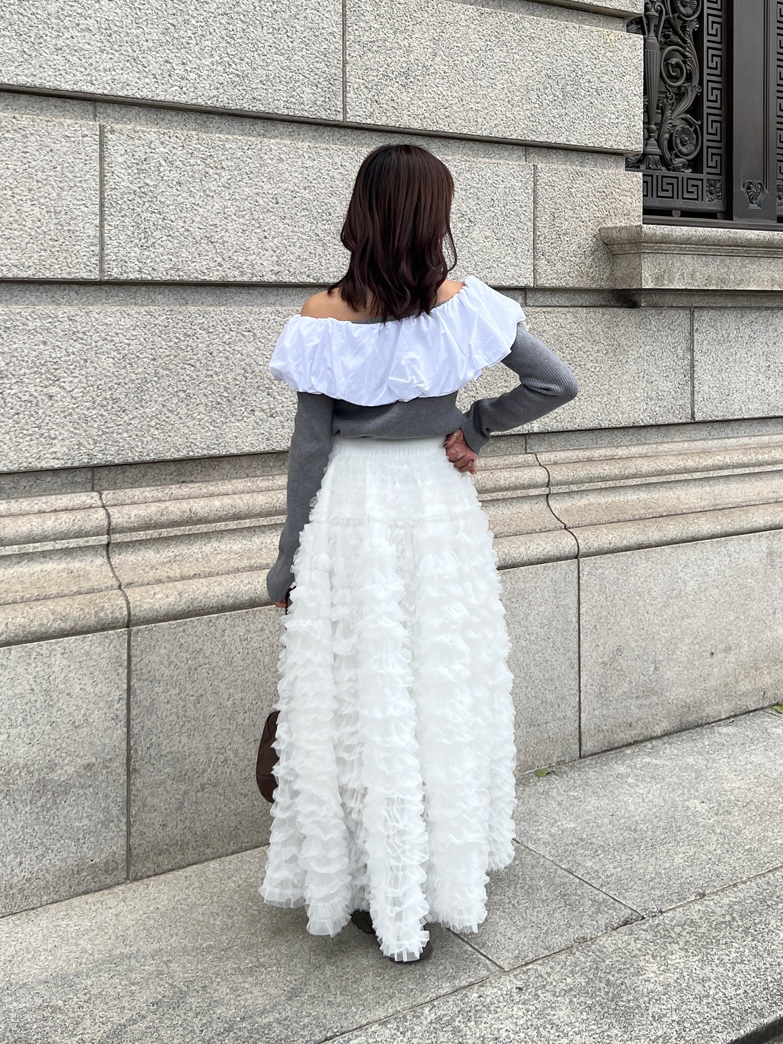 バルーンドッキングフリルニット