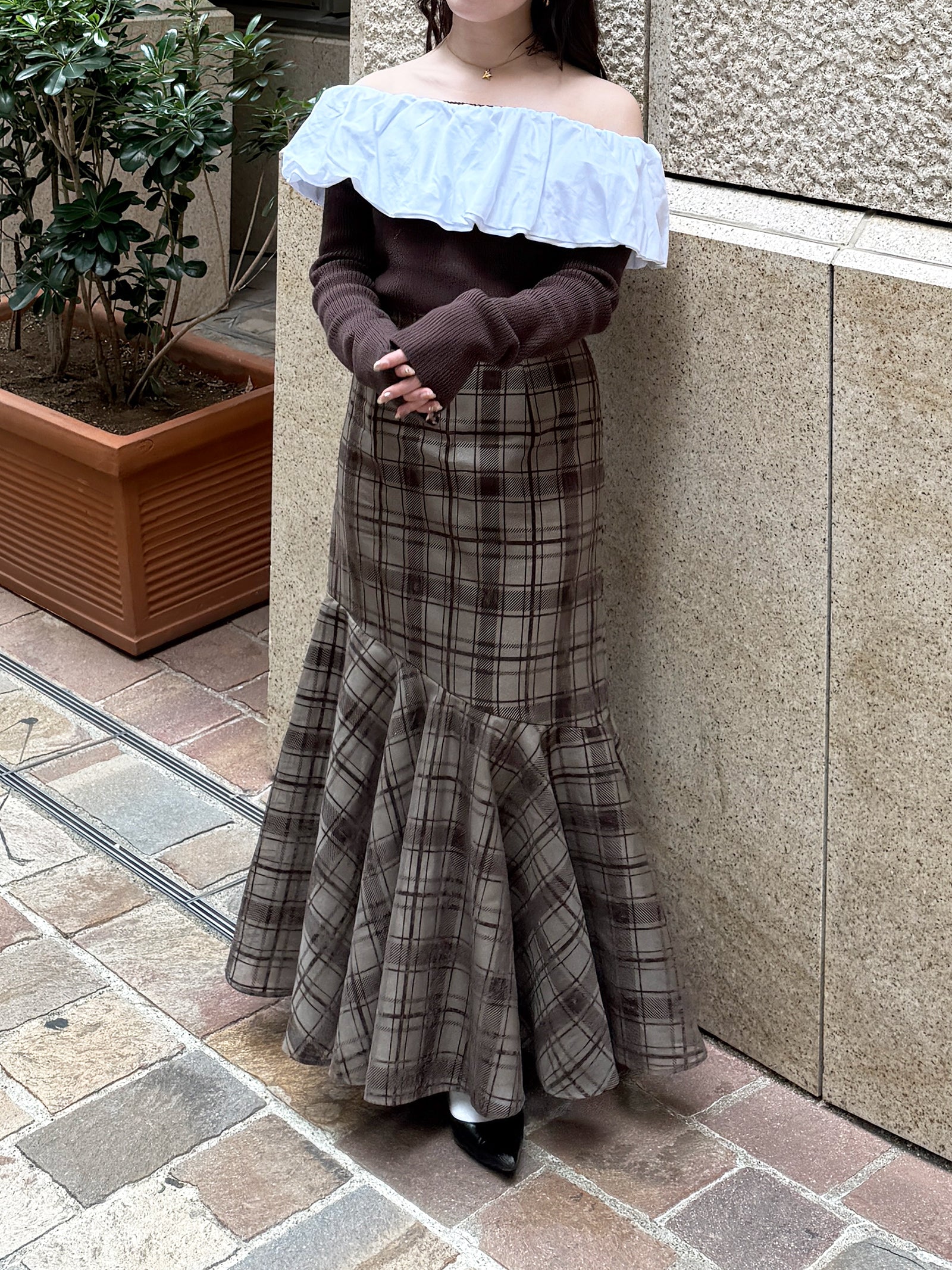 バルーンドッキングフリルニット