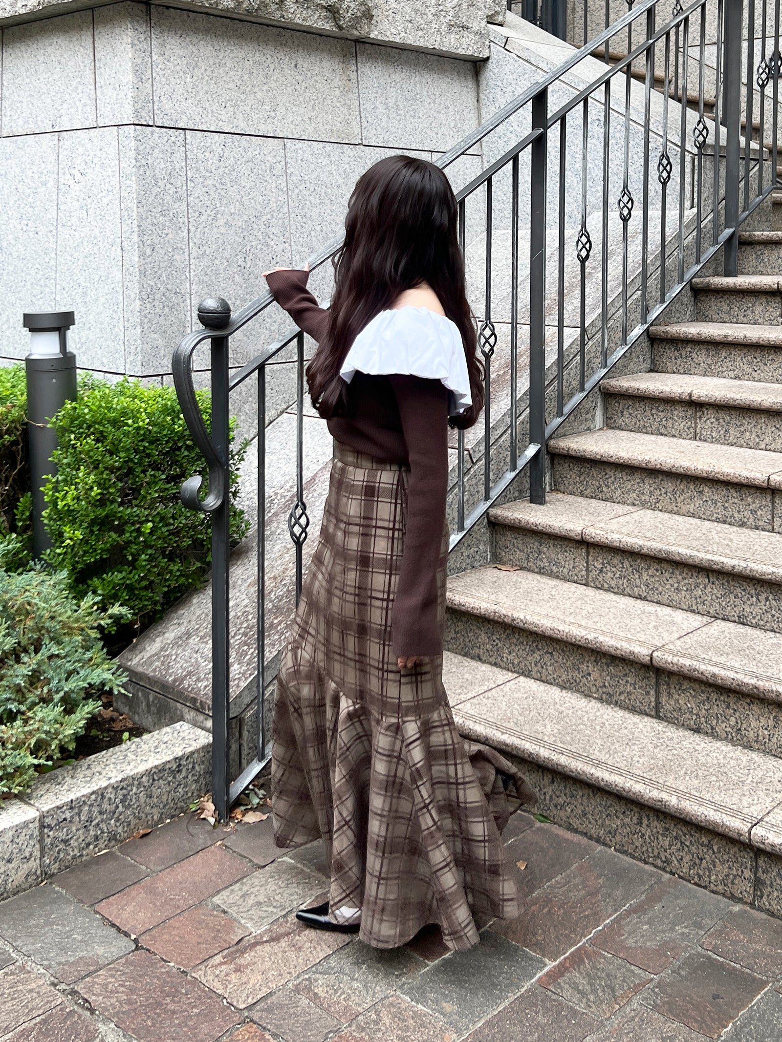 バルーンドッキングフリルニット