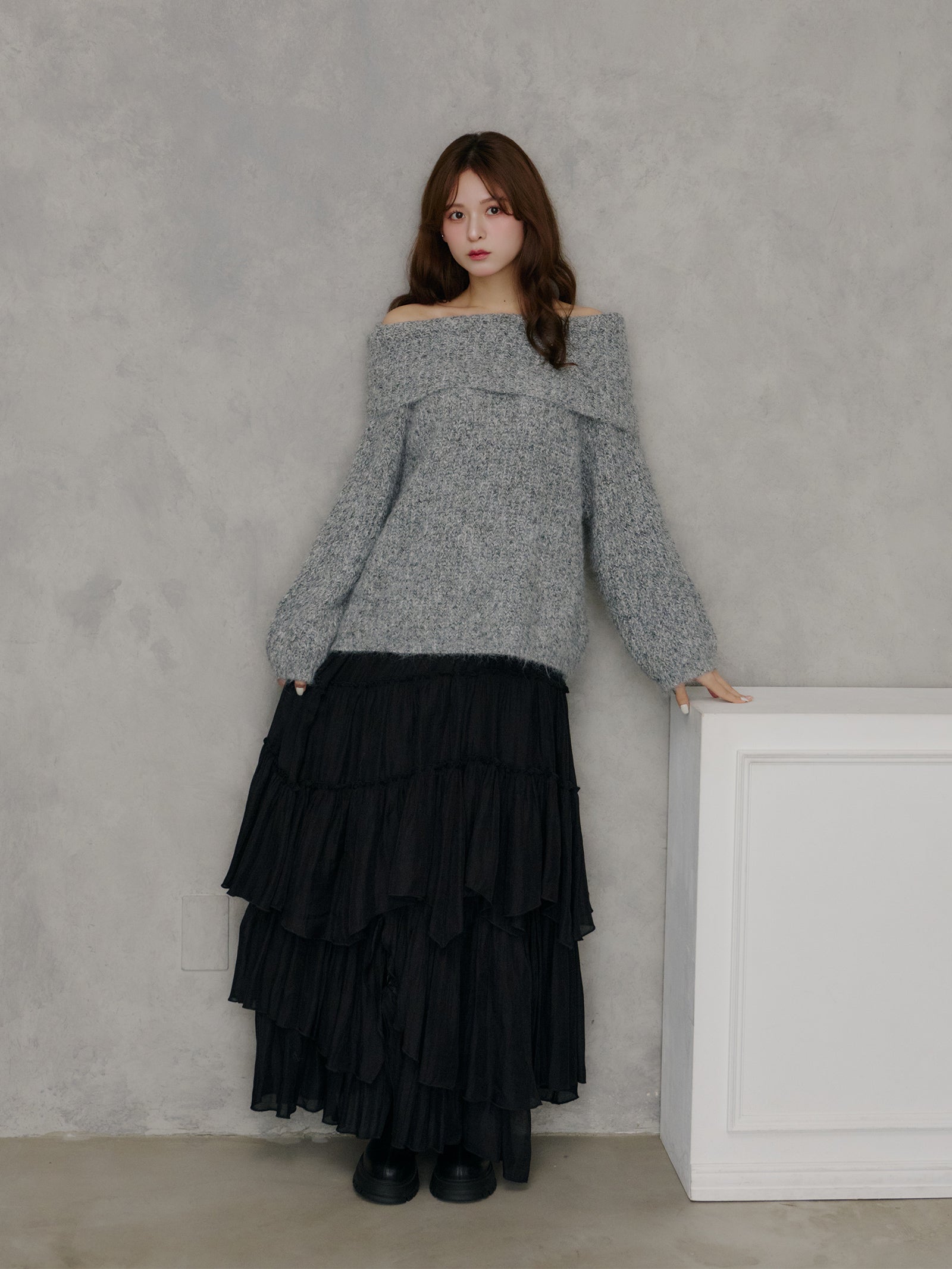 ローゲージオフショルダーニット