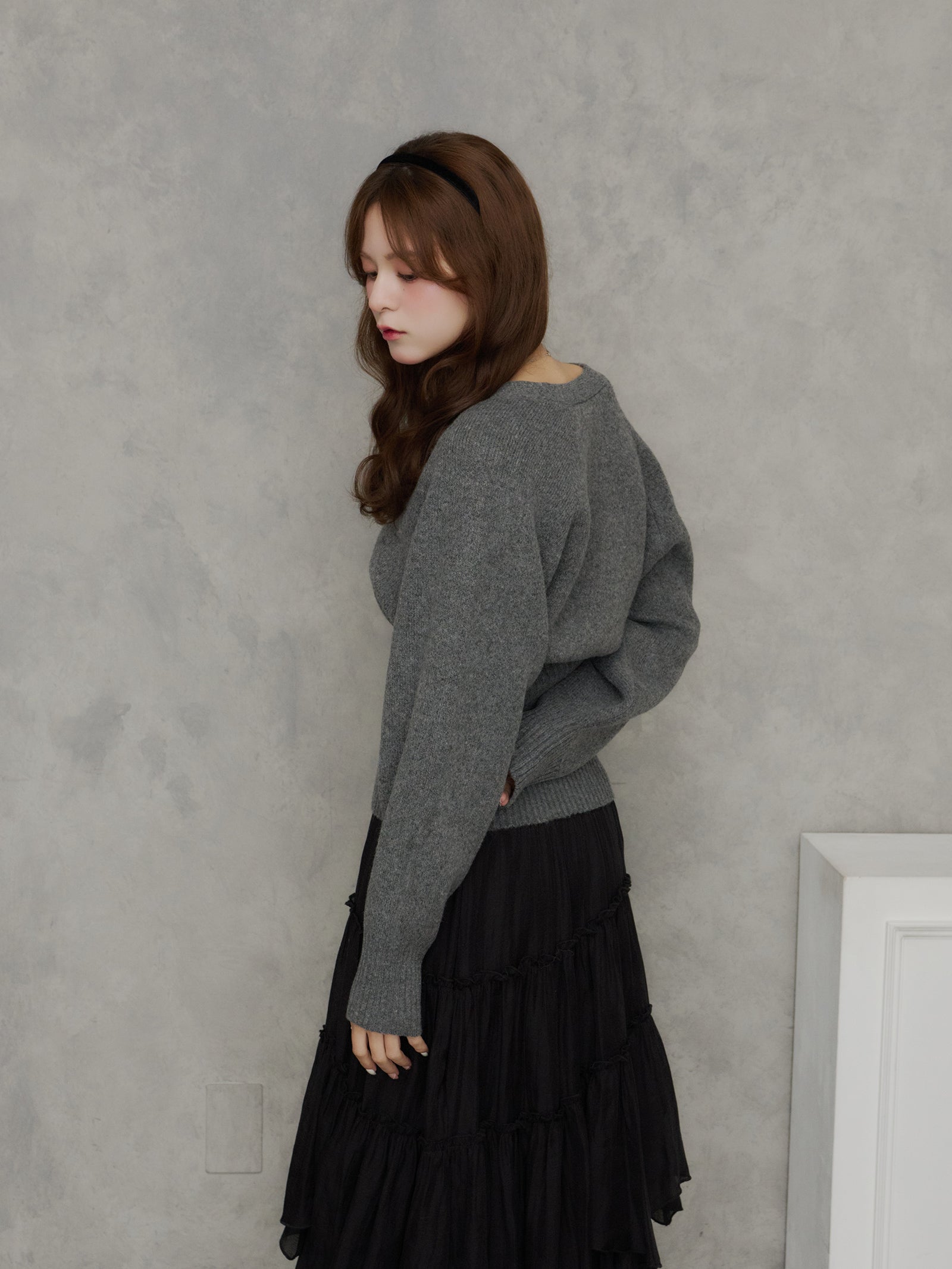 Vネックフィットカーディガン