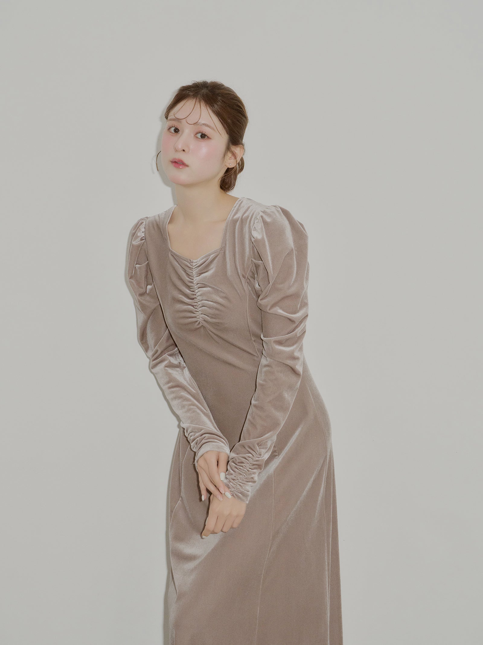 フロントギャザーベロアワンピース