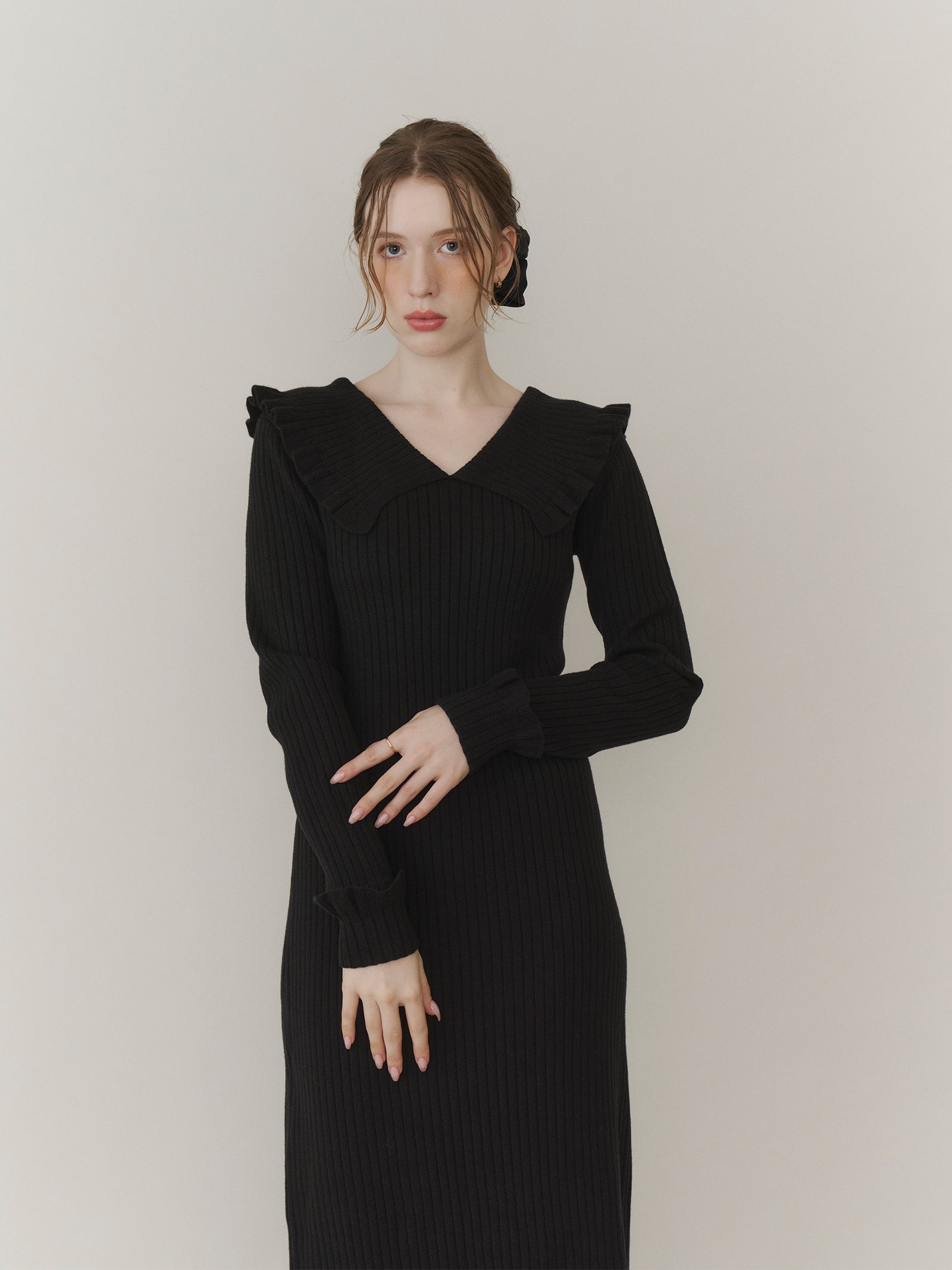 フリルリブニットワンピース