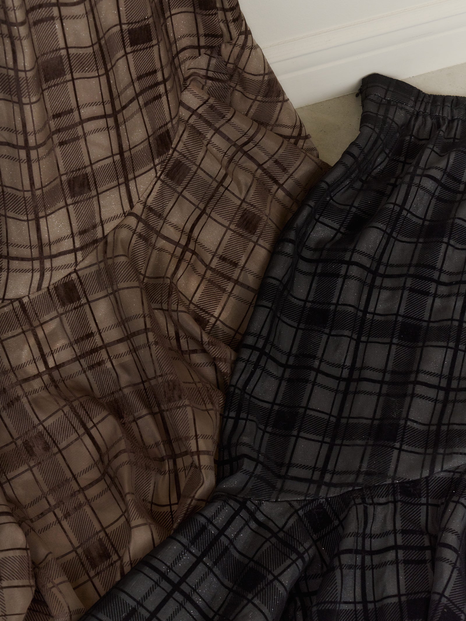 アシンメトリーチェックラメスカート