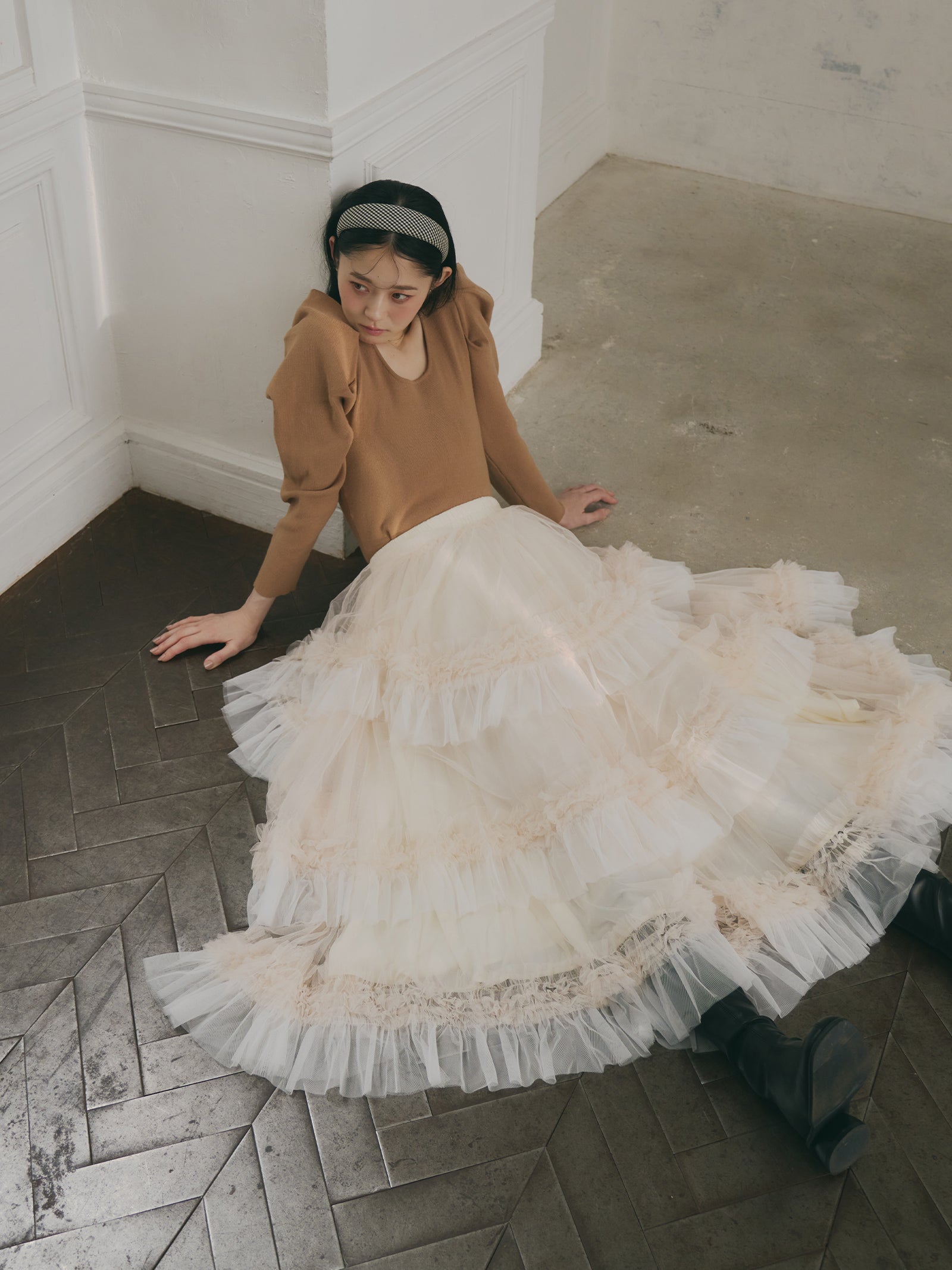 samoyed パフスリーブトップス SALLY VELOR ASYMMETRY PEPLUM TOPS - BIRTHDAY BASH