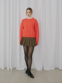 クルーネックケーブルニット