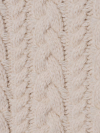 クルーネックケーブルニット