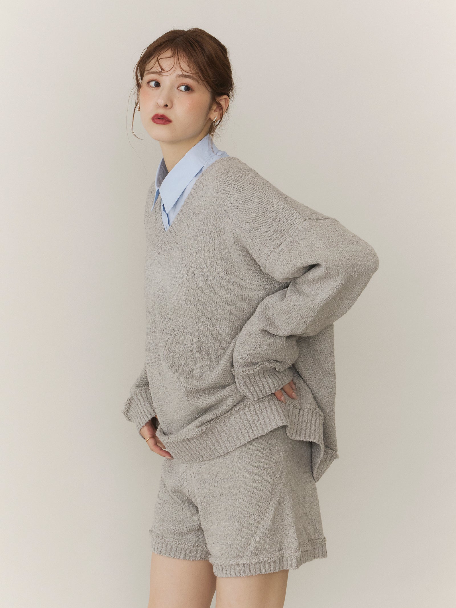 シャギーショートVネックニット