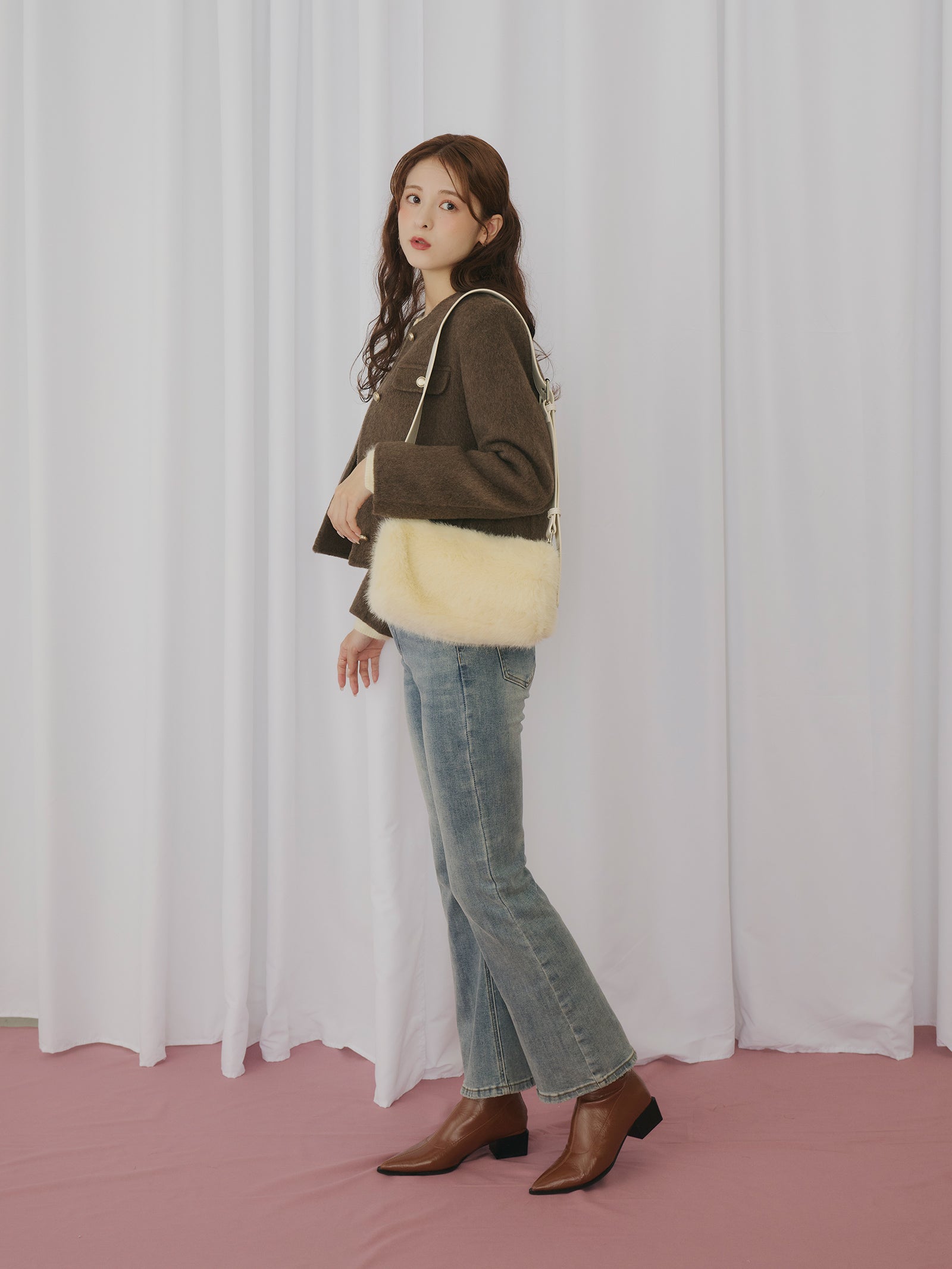 ゴールドボタンノーカラージャケット