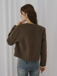 ゴールドボタンノーカラージャケット