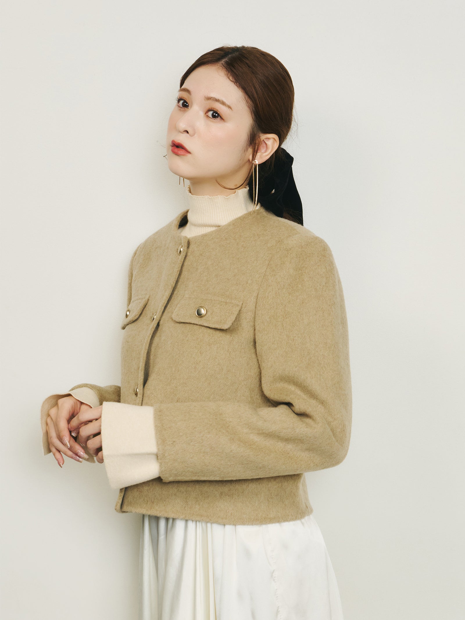 ゴールドボタンノーカラージャケット