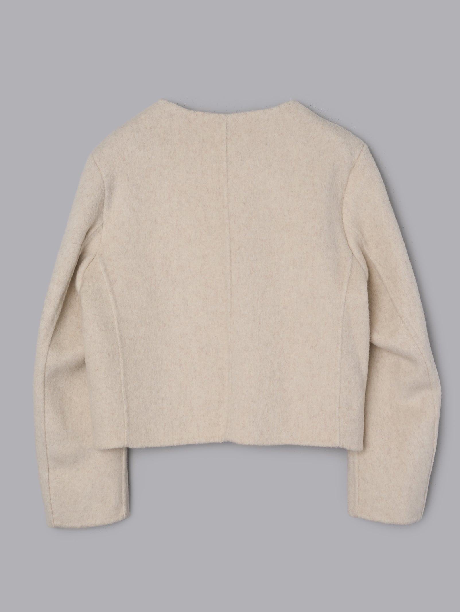 ゴールドボタンノーカラージャケット