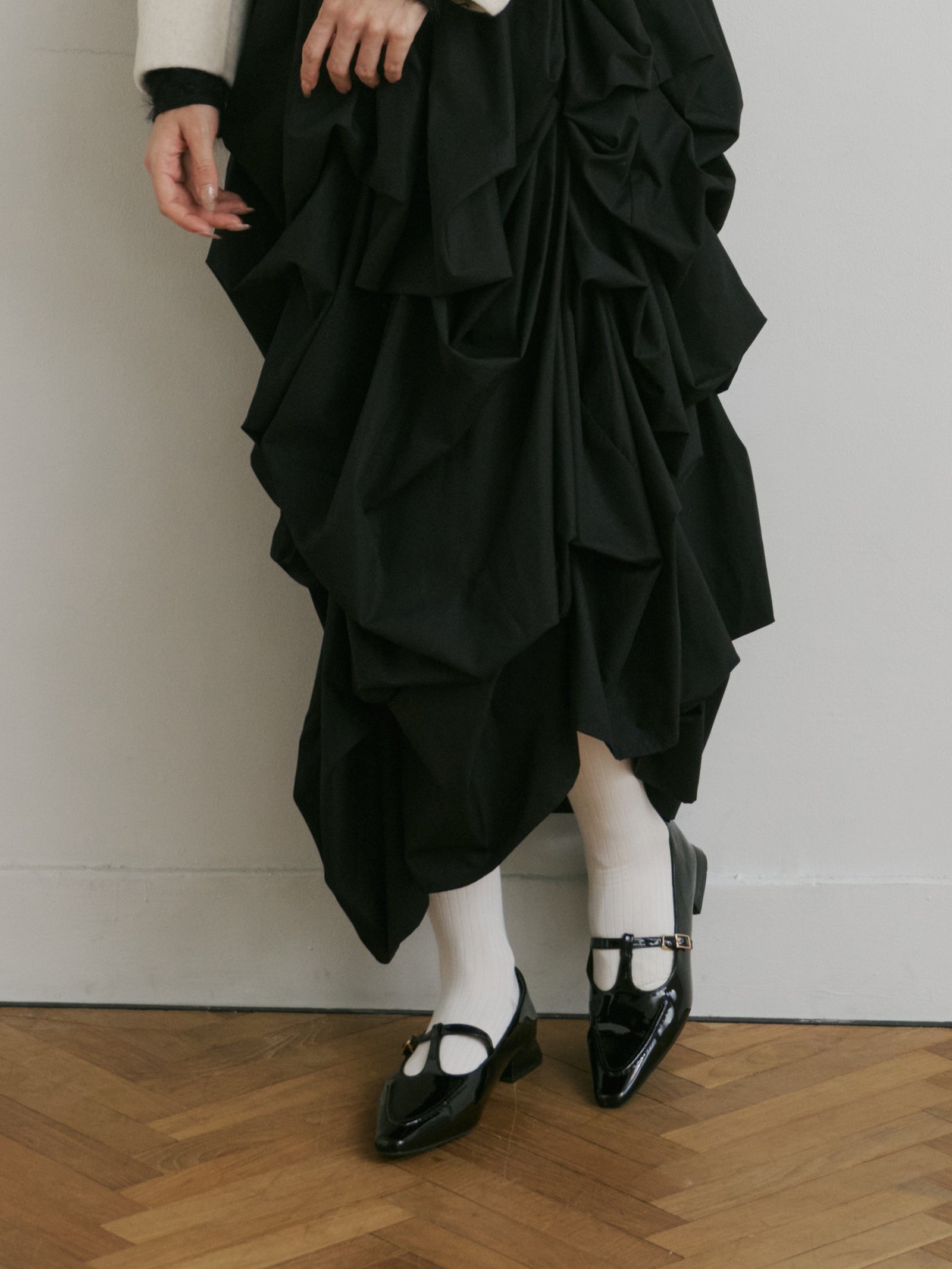 ステッチデザインストラップパンプス