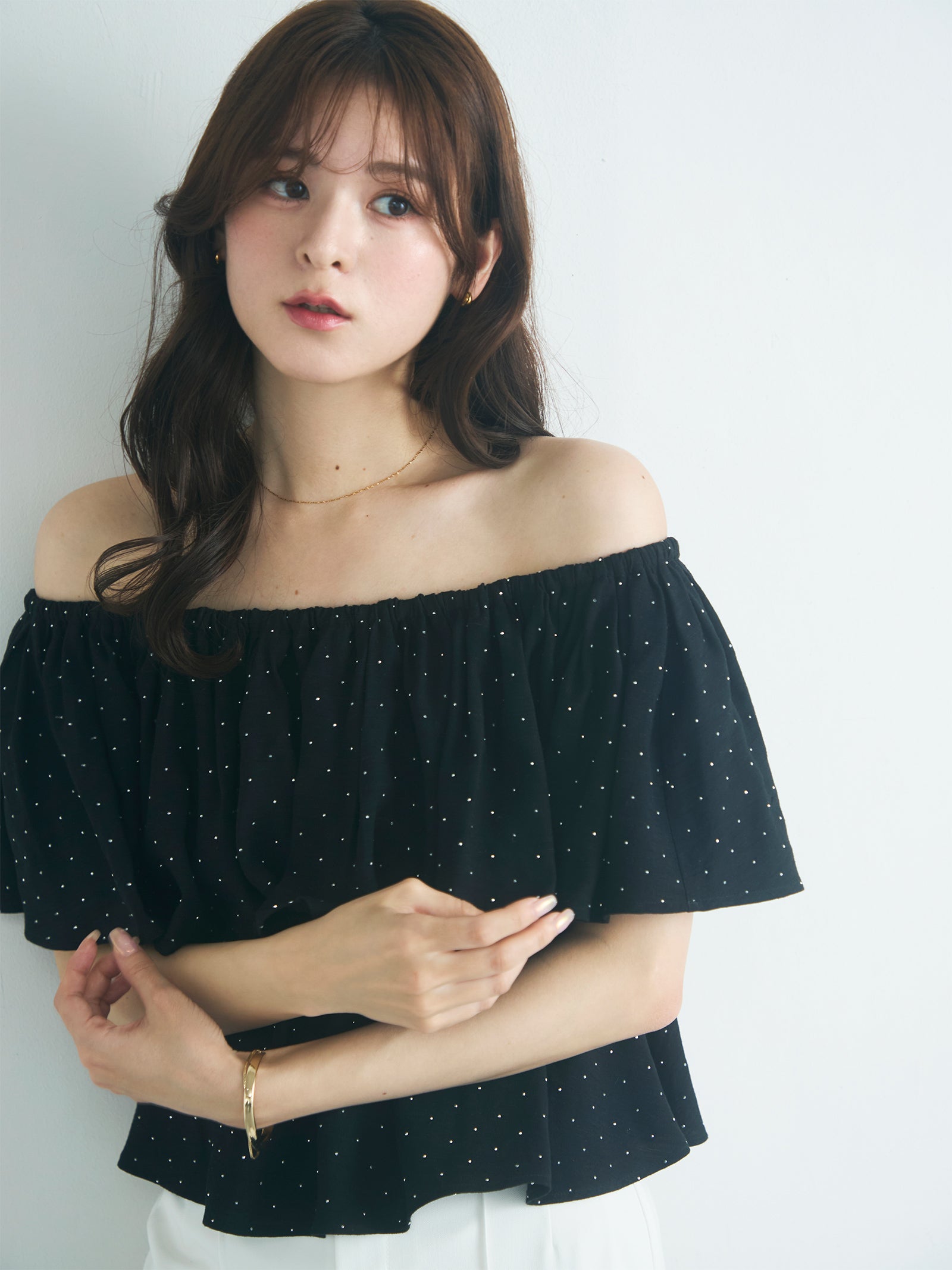 ラインストーンオフショルダートップス