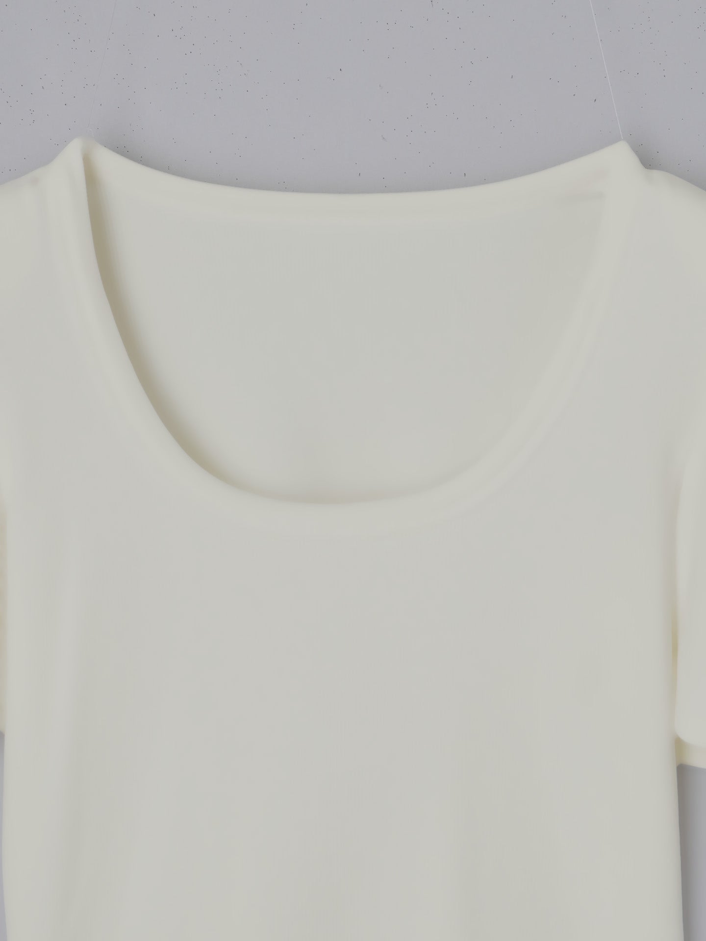 パフスリーブタックトップス