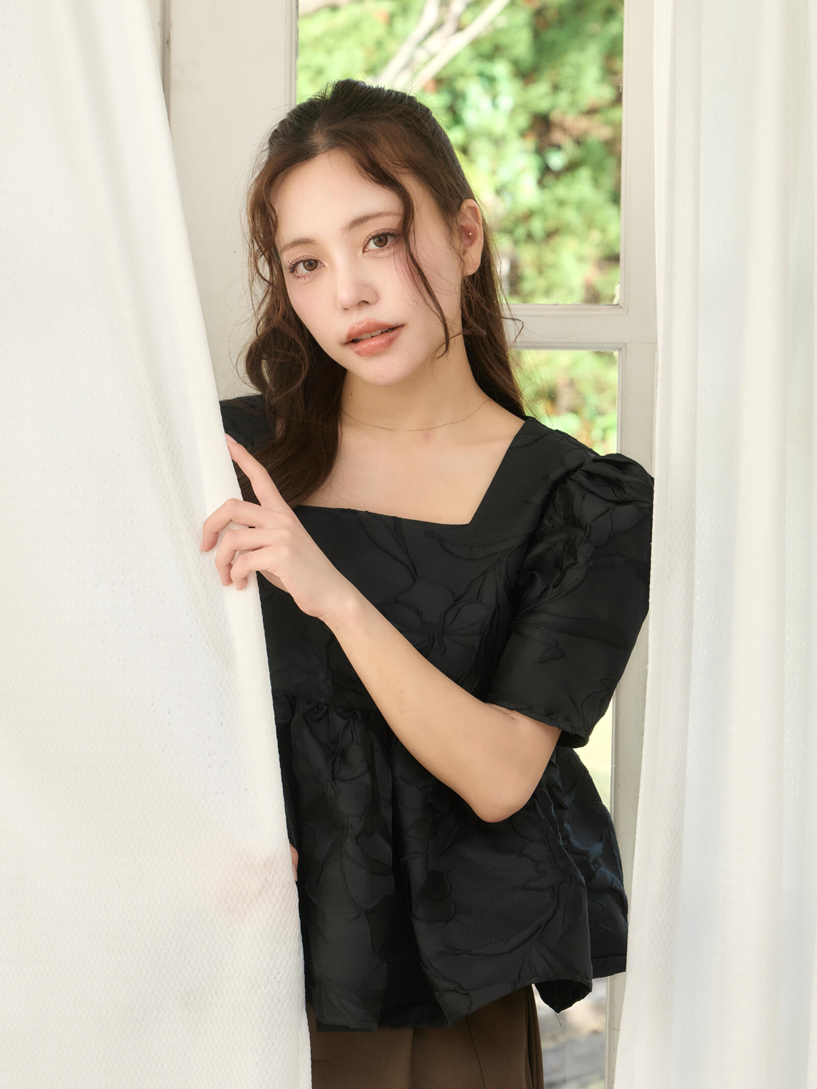 スクエアネックジャガードペプラムブラウス