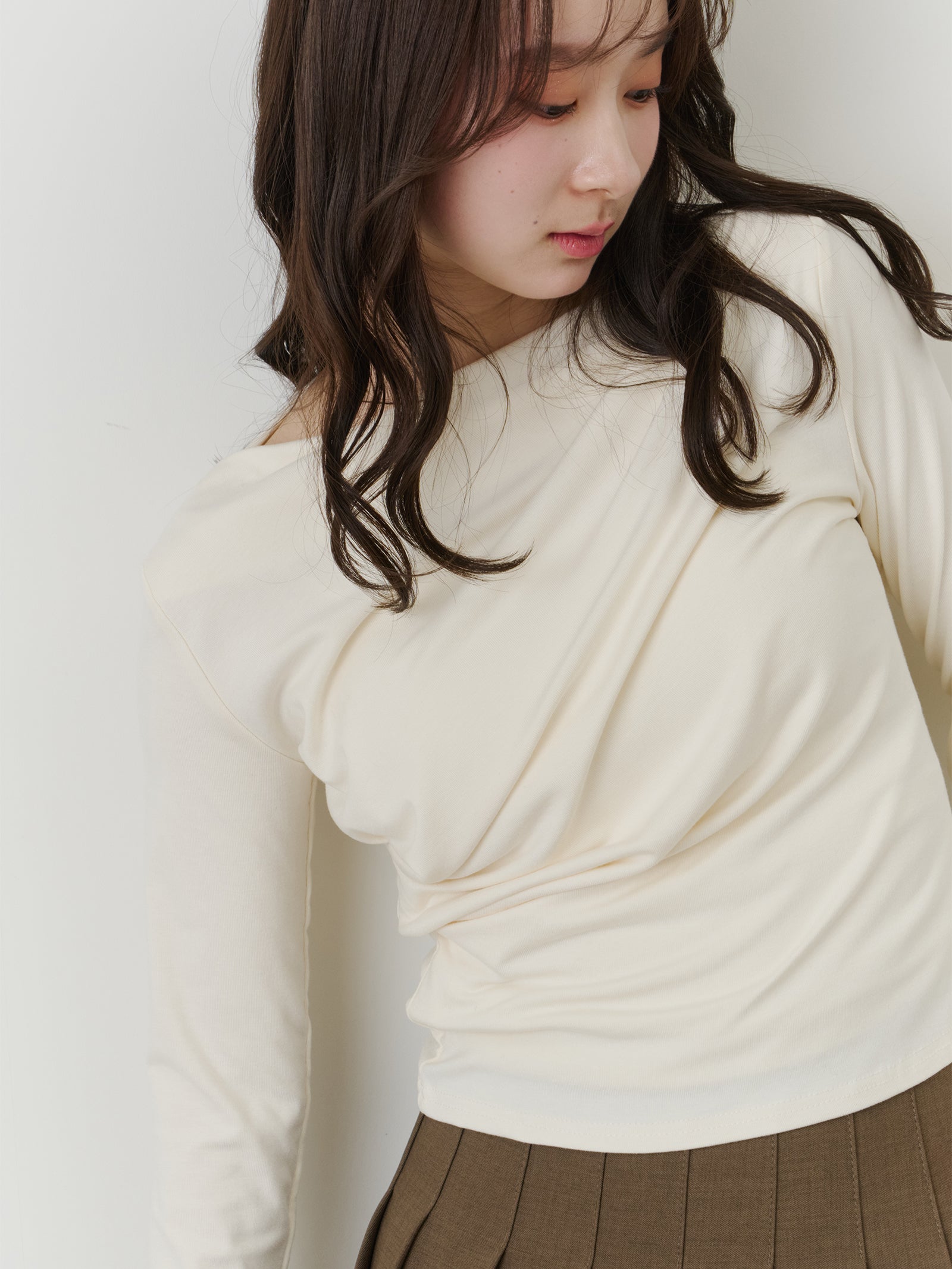 アシンメトリードレープトップス